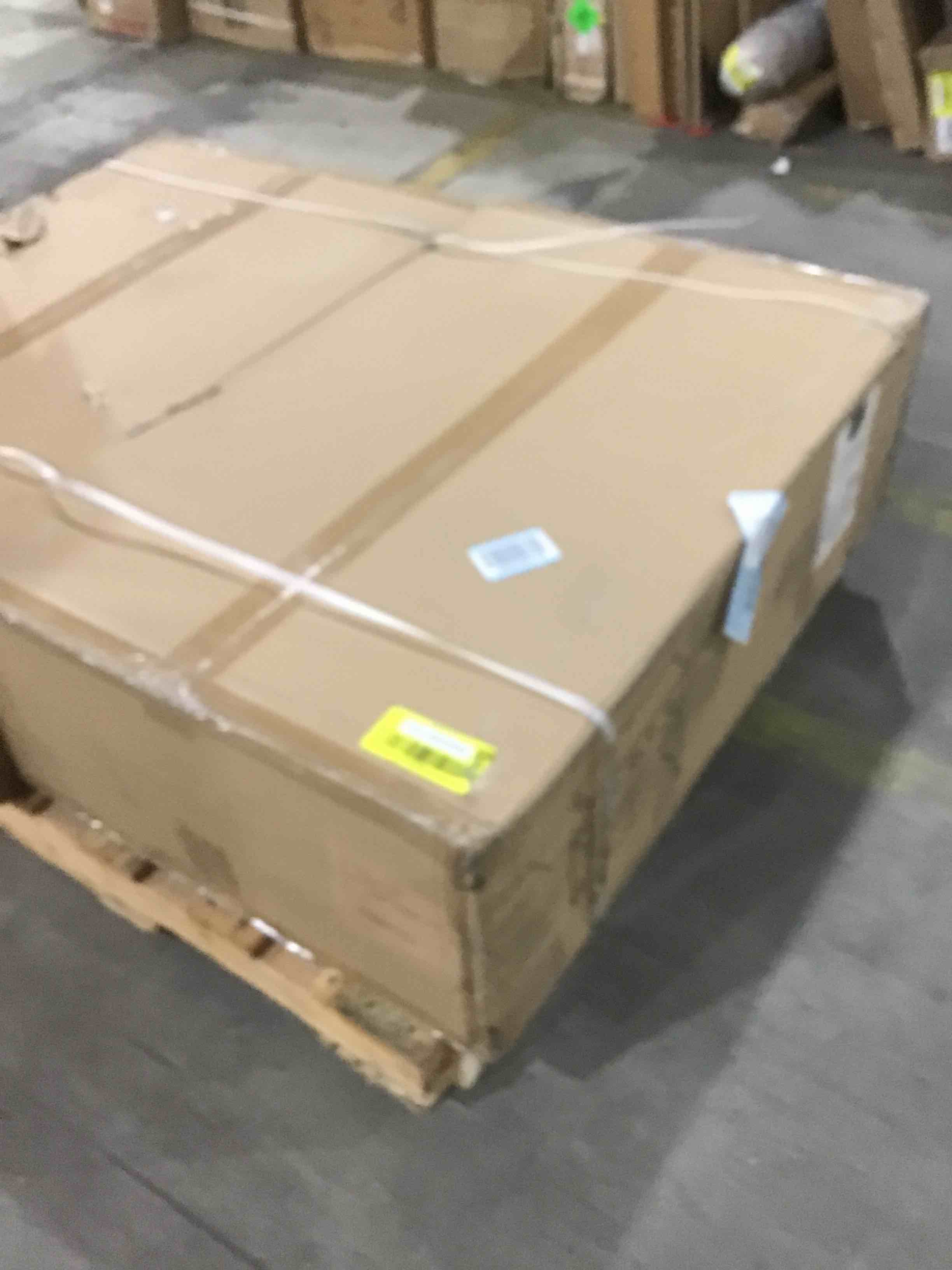 https://s3.amazonaws.com/lotting-images-prod/bidfta/YEL4952848_1693936434241.jpeg
