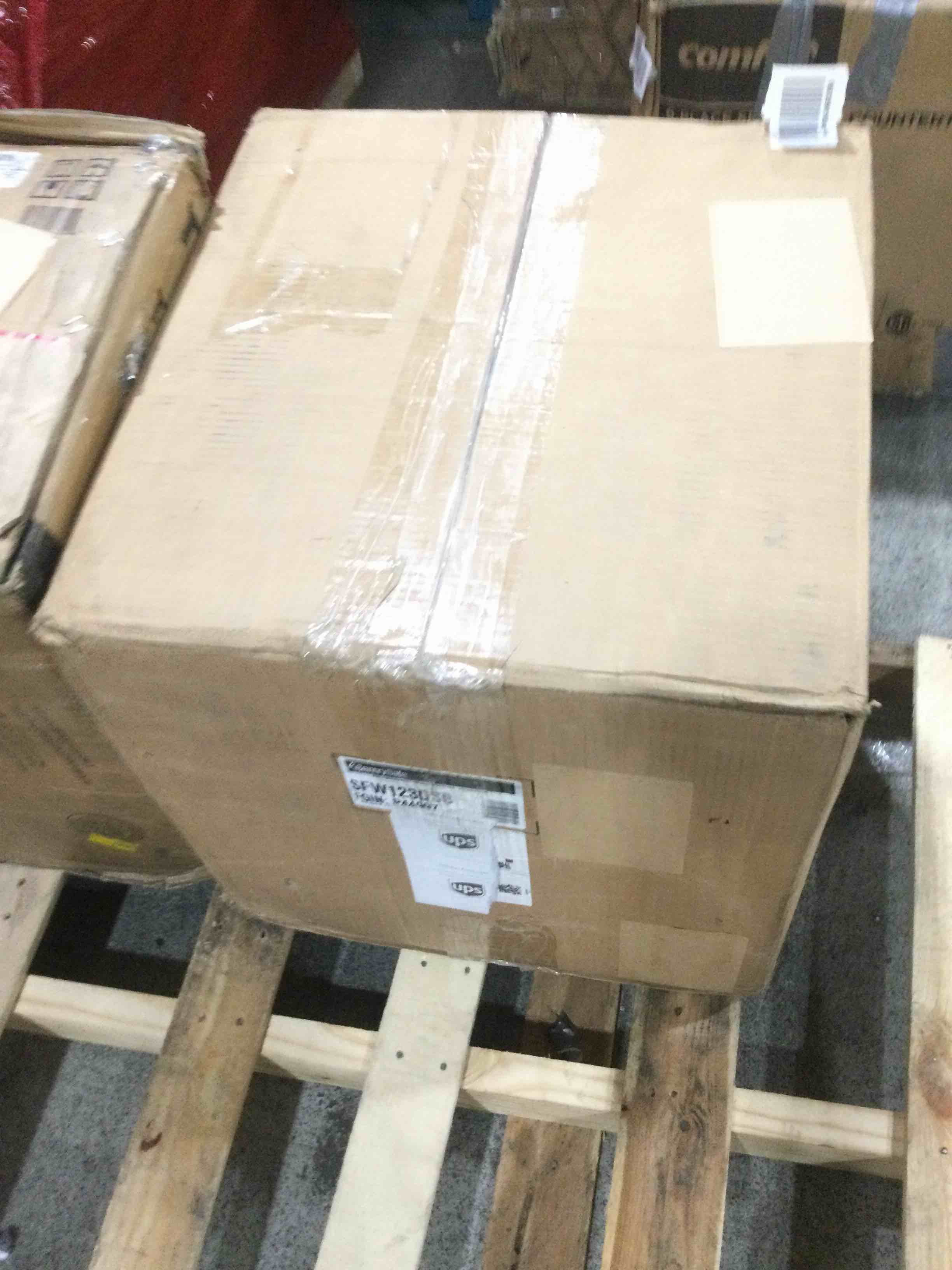 https://s3.amazonaws.com/lotting-images-prod/bidfta/YEL4954308_1690220604197.jpeg