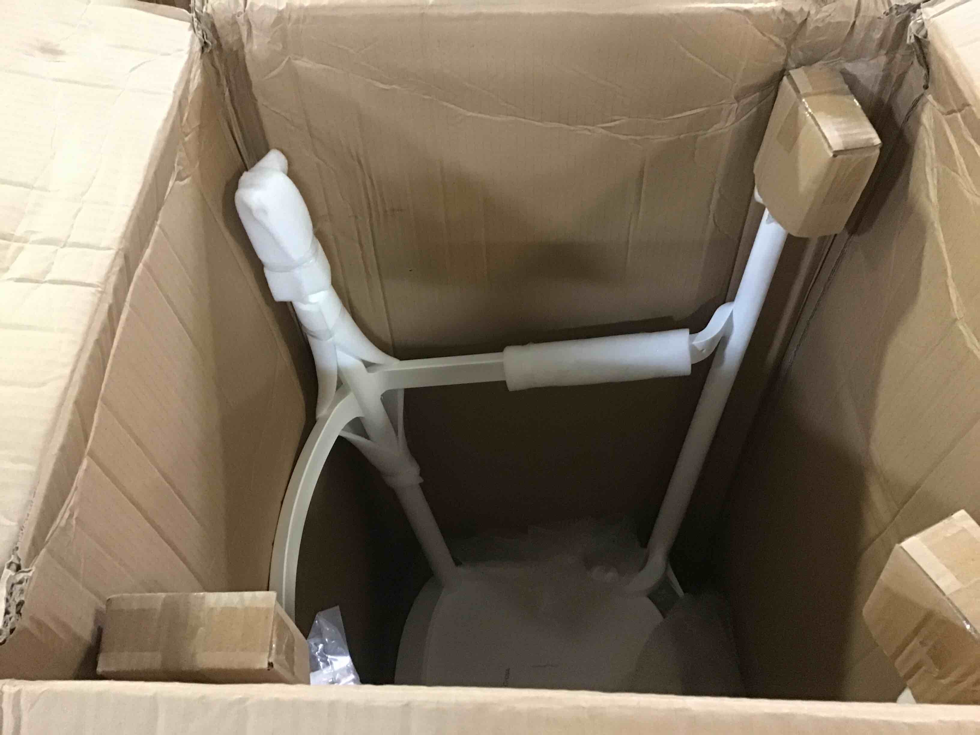 https://s3.amazonaws.com/lotting-images-prod/bidfta/YEL4955532_1686240248502.jpeg
