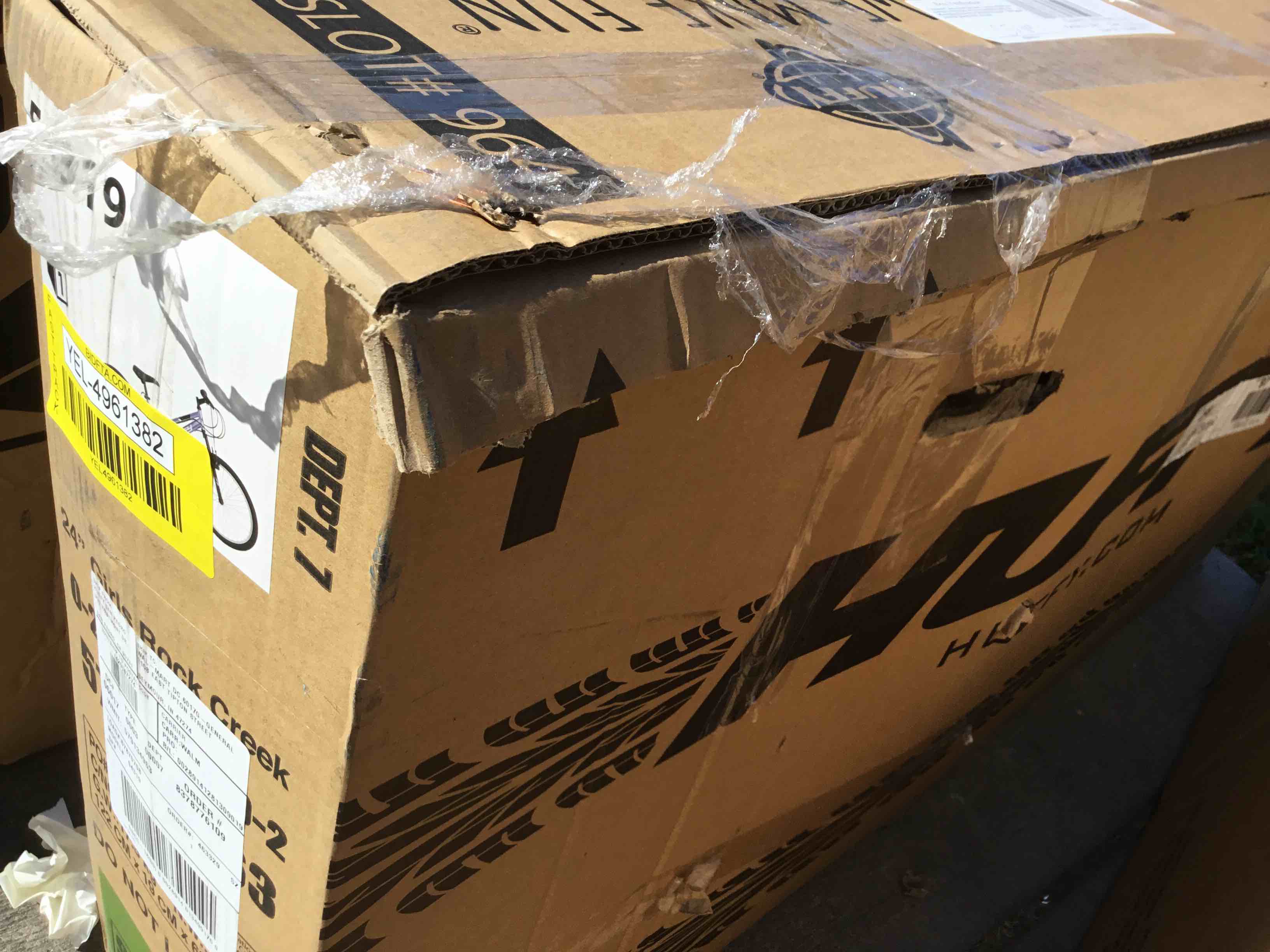https://s3.amazonaws.com/lotting-images-prod/bidfta/YEL4961382_1685540972723.jpeg