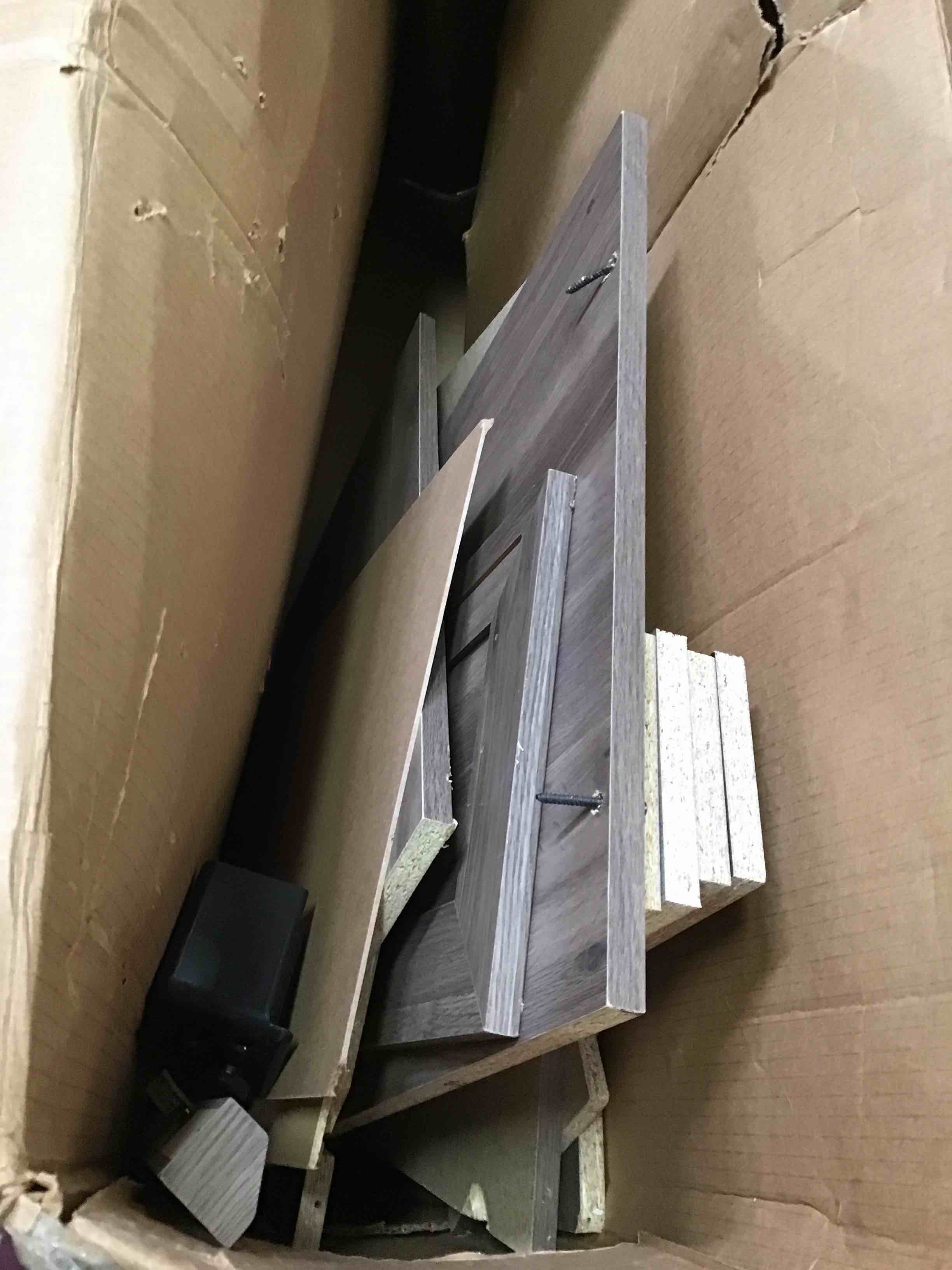https://s3.amazonaws.com/lotting-images-prod/bidfta/YEL4962353_1685990146420.jpeg