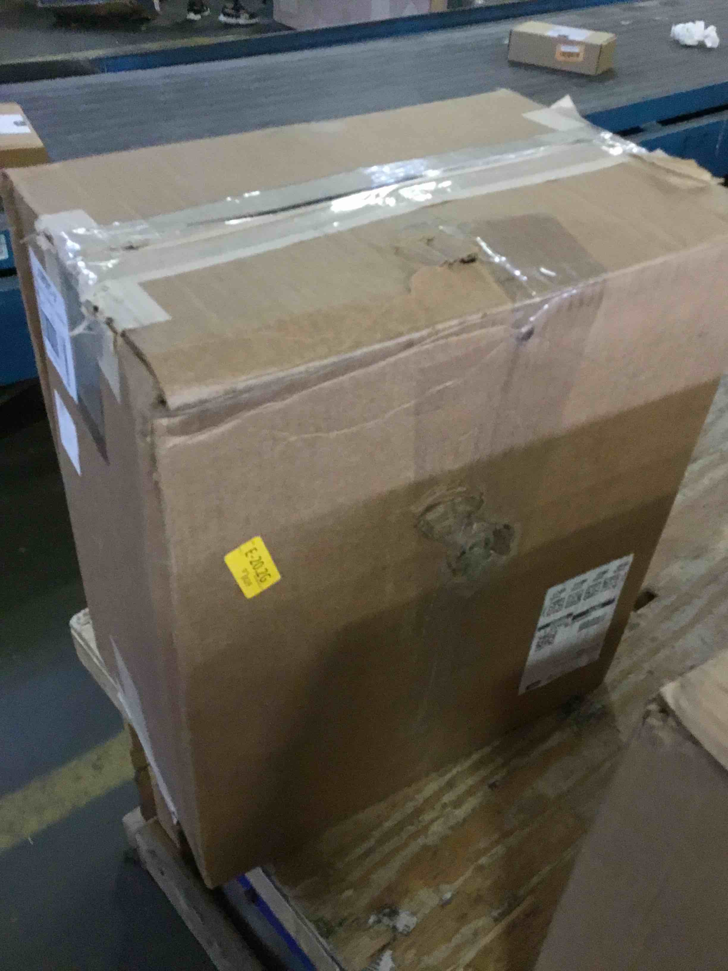 https://s3.amazonaws.com/lotting-images-prod/bidfta/YEL4962606_1685555940207.jpeg