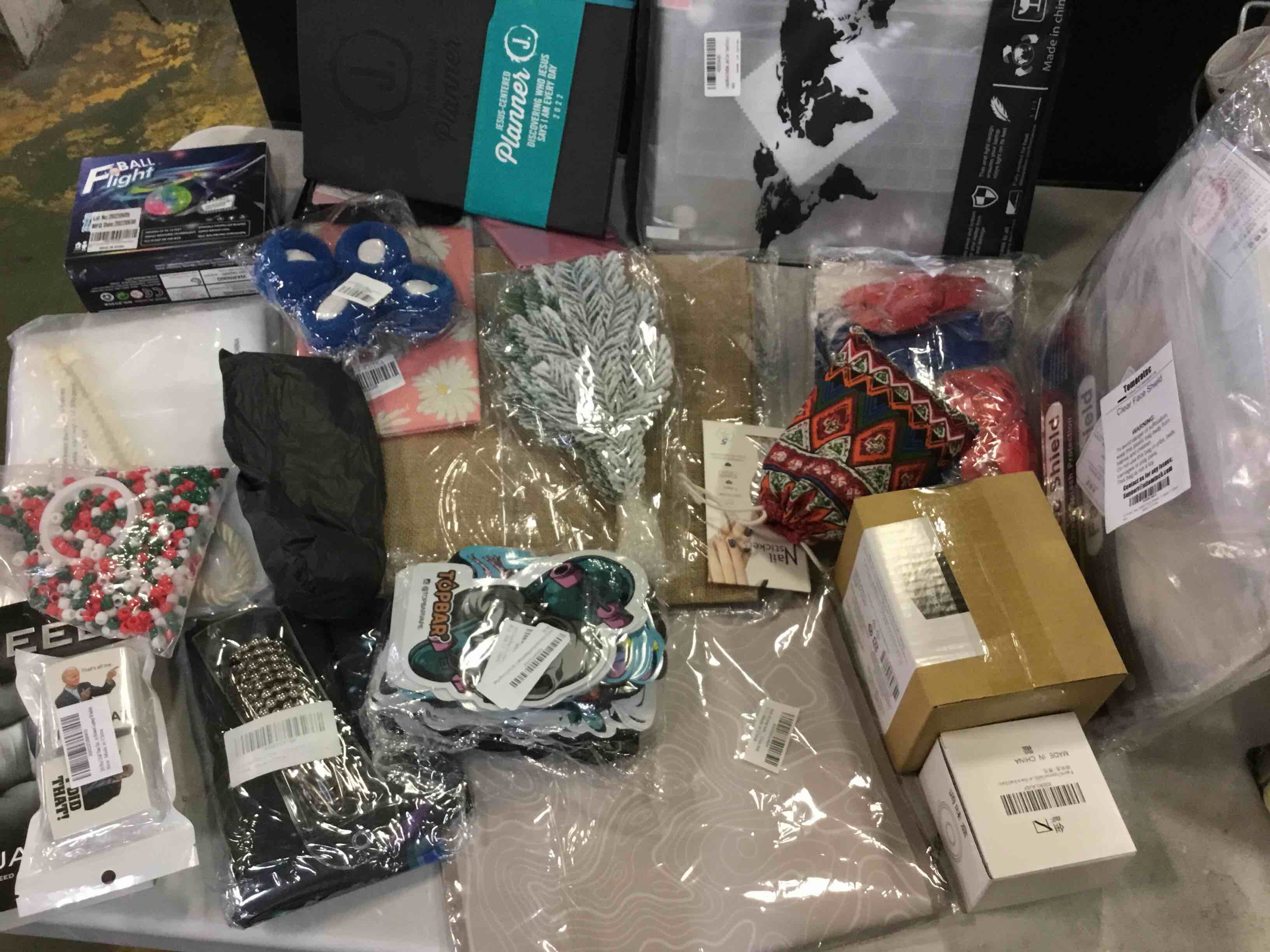 Assortment Christmas Decoration/Toys/Phone Case/Kitchen Items/Electronics/Makeup Items