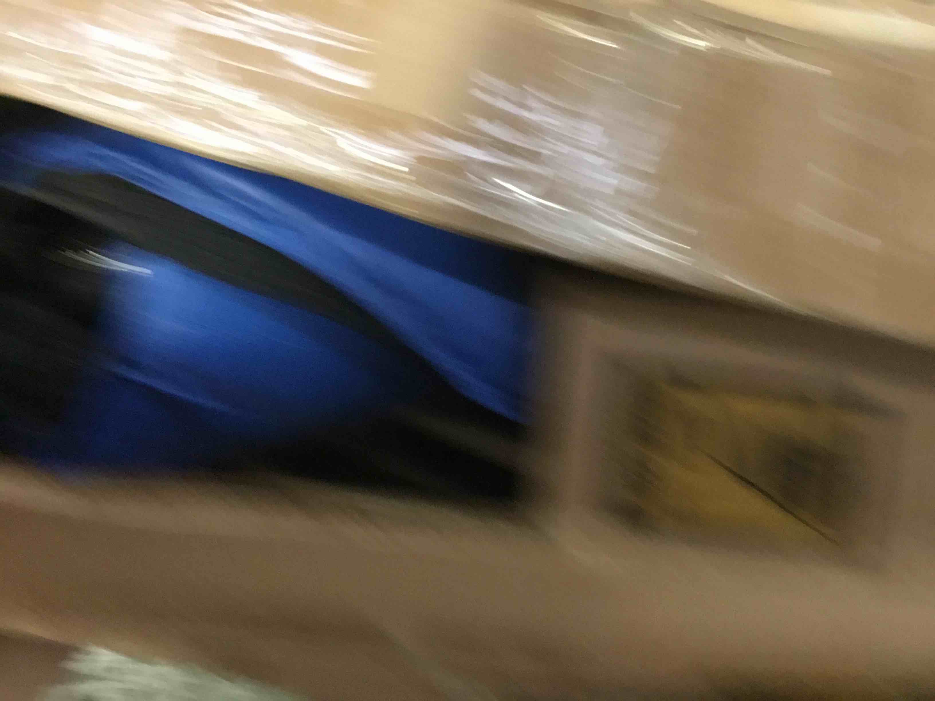 https://s3.amazonaws.com/lotting-images-prod/bidfta/YEL4975519_1687182331958.jpeg