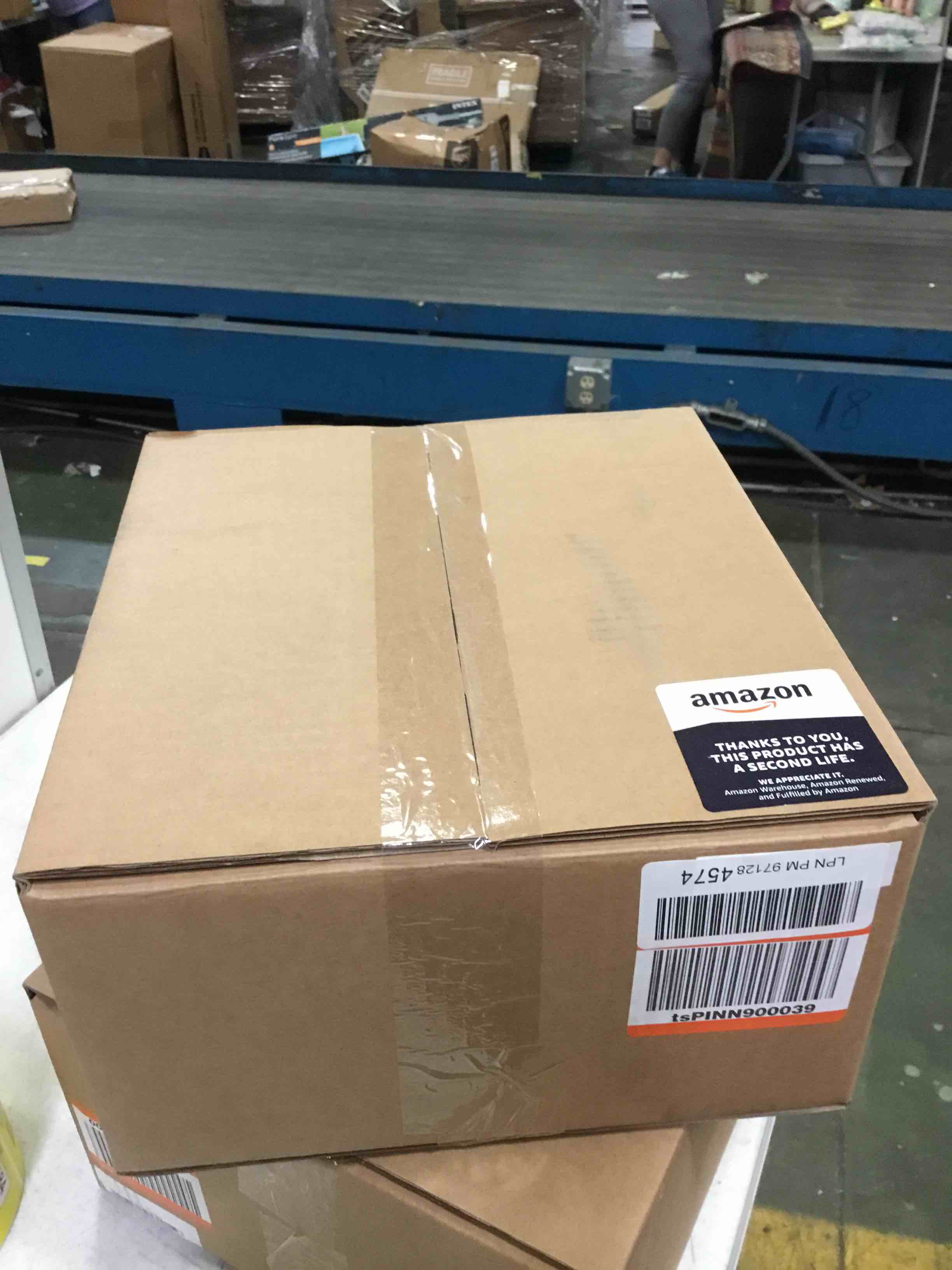 https://s3.amazonaws.com/lotting-images-prod/bidfta/YEL4976182_1684931738764.jpeg