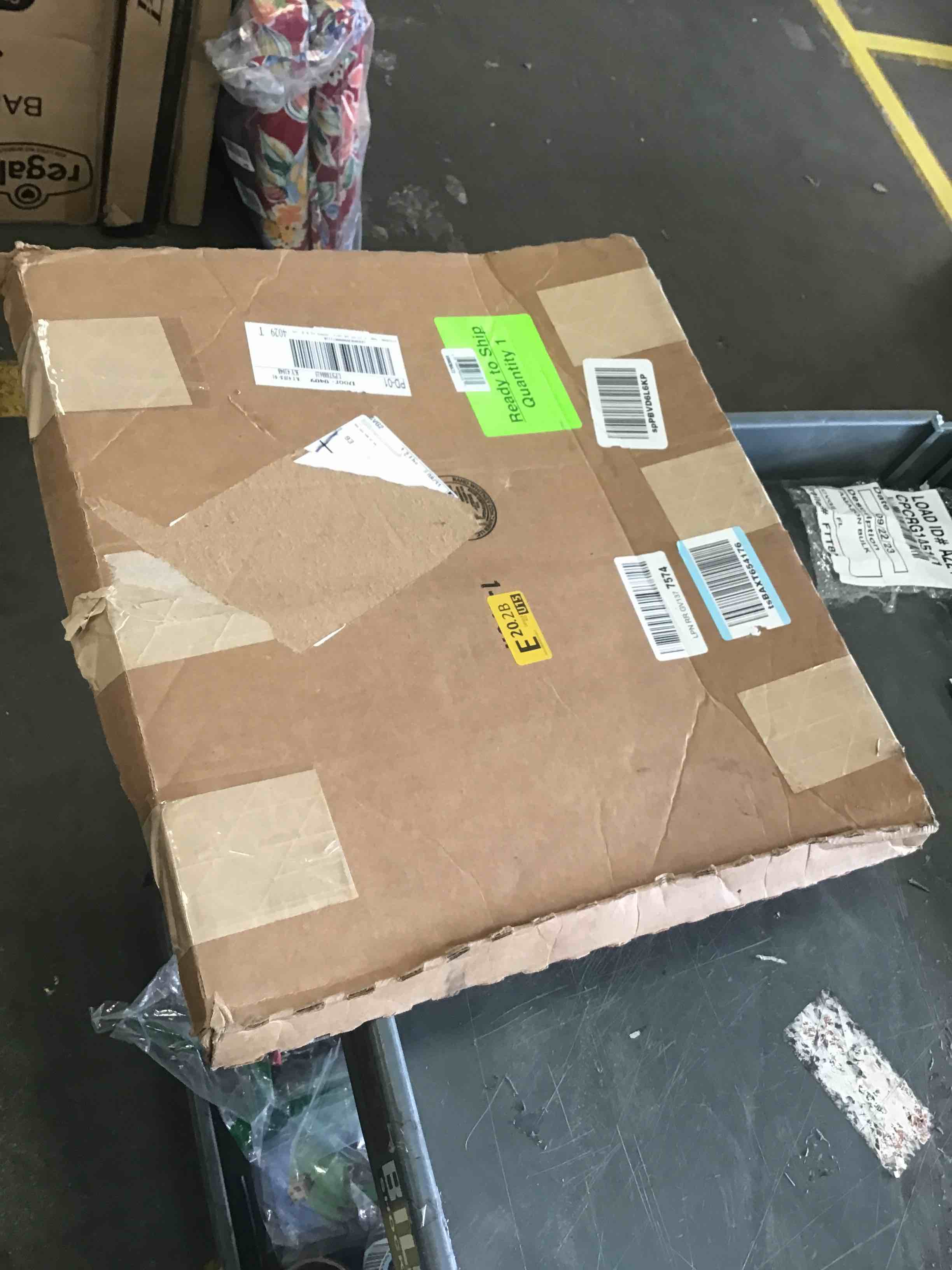 https://s3.amazonaws.com/lotting-images-prod/bidfta/YEL4988540_1696023358737.jpeg