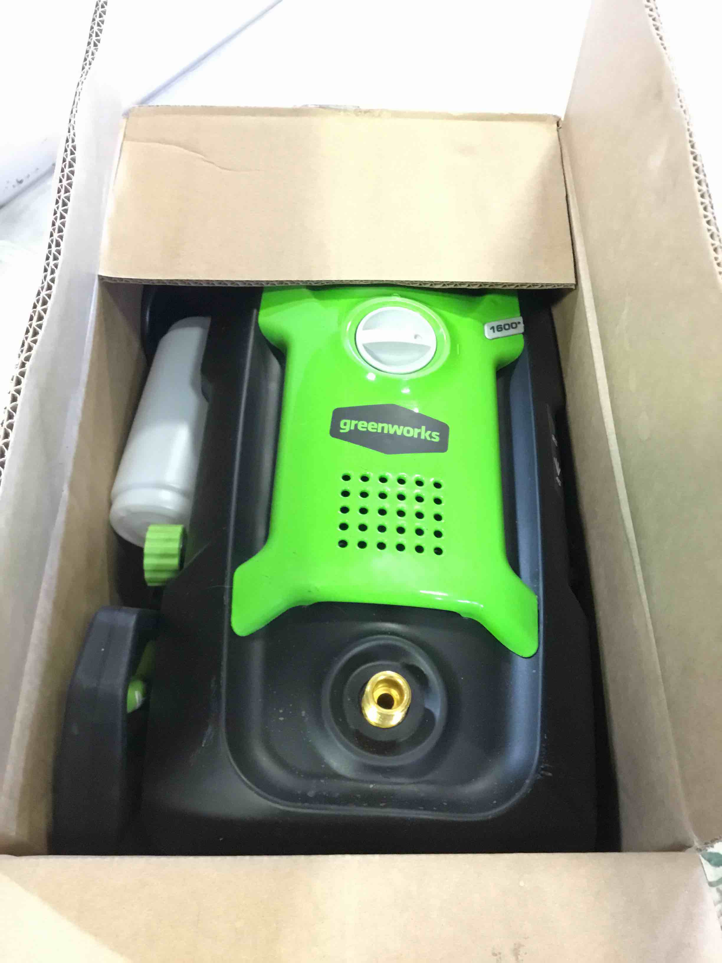 https://s3.amazonaws.com/lotting-images-prod/bidfta/YEL4989503_1694620782628.jpeg