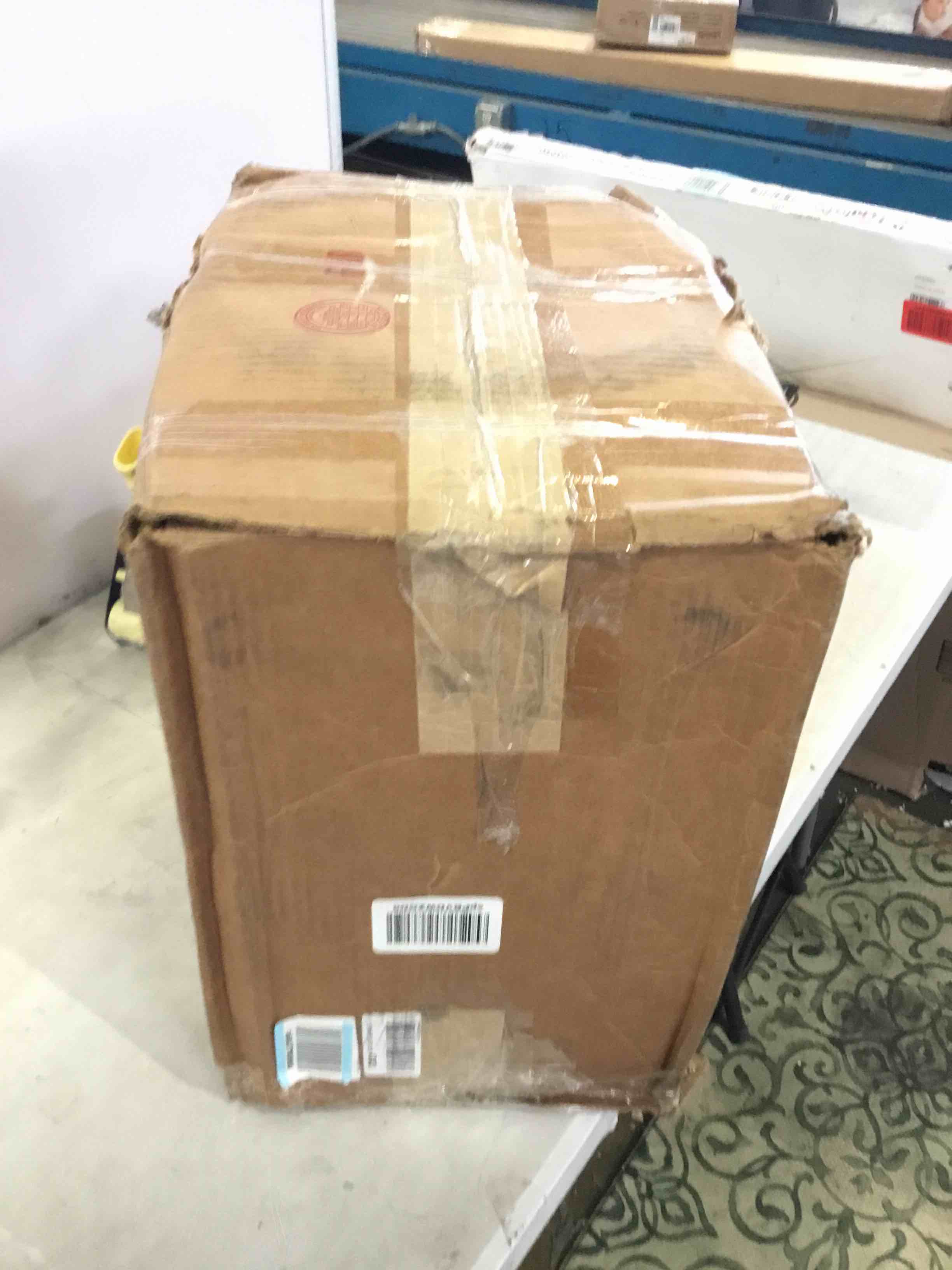 https://s3.amazonaws.com/lotting-images-prod/bidfta/YEL4989531_1694626297138.jpeg