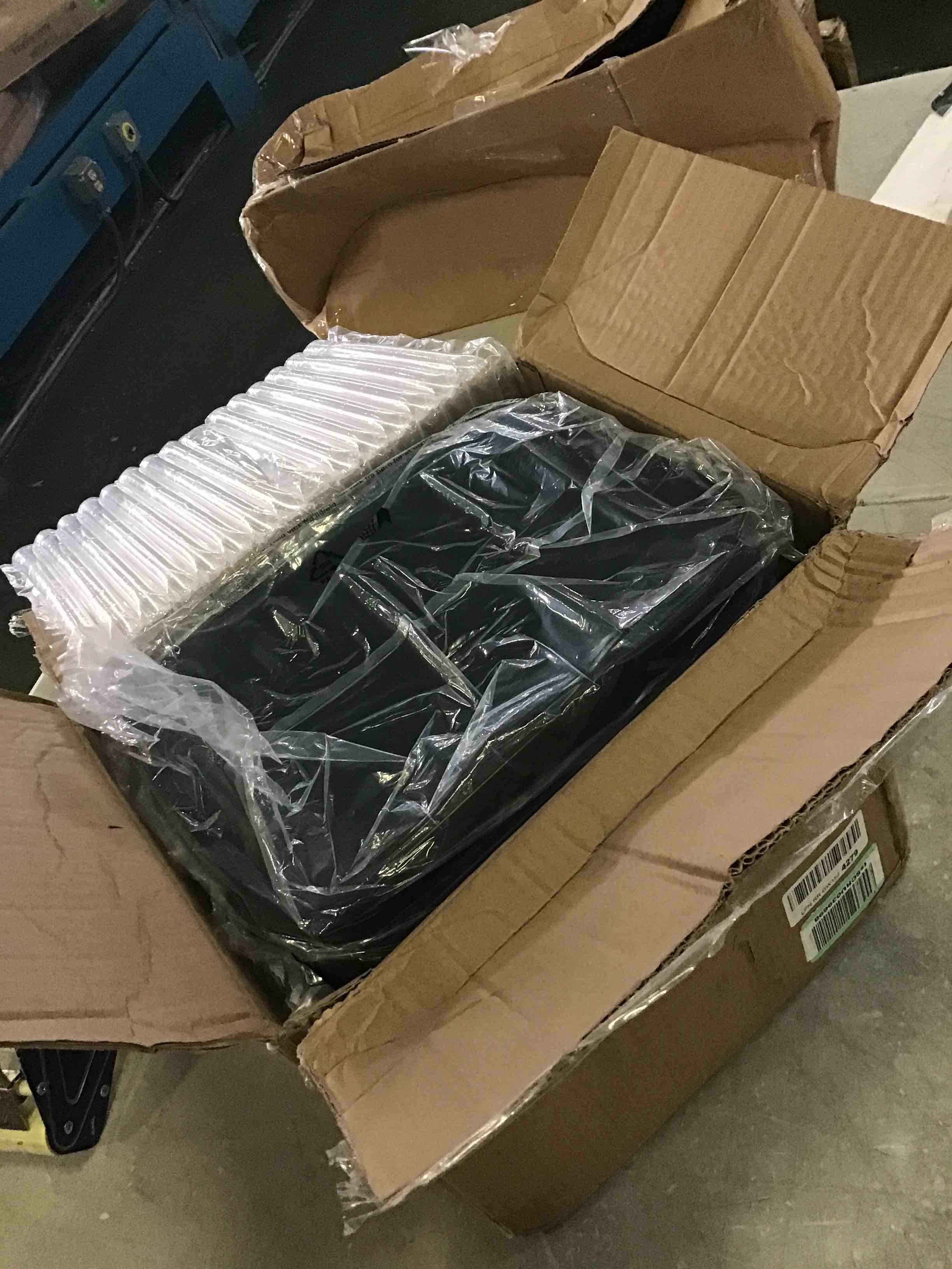 https://s3.amazonaws.com/lotting-images-prod/bidfta/YEL4989701_1694713175804.jpeg