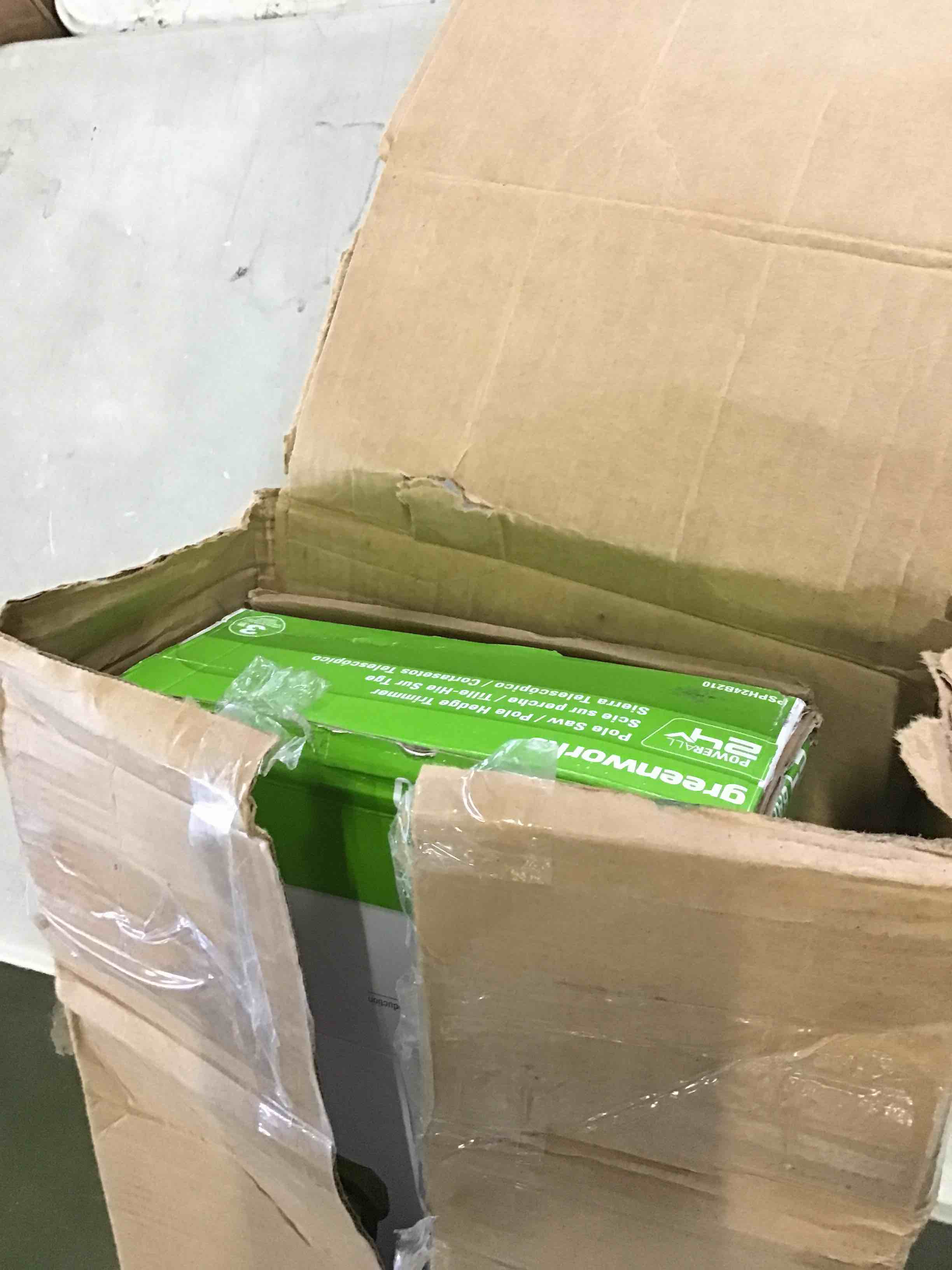 https://s3.amazonaws.com/lotting-images-prod/bidfta/YEL4989911_1694808631239.jpeg