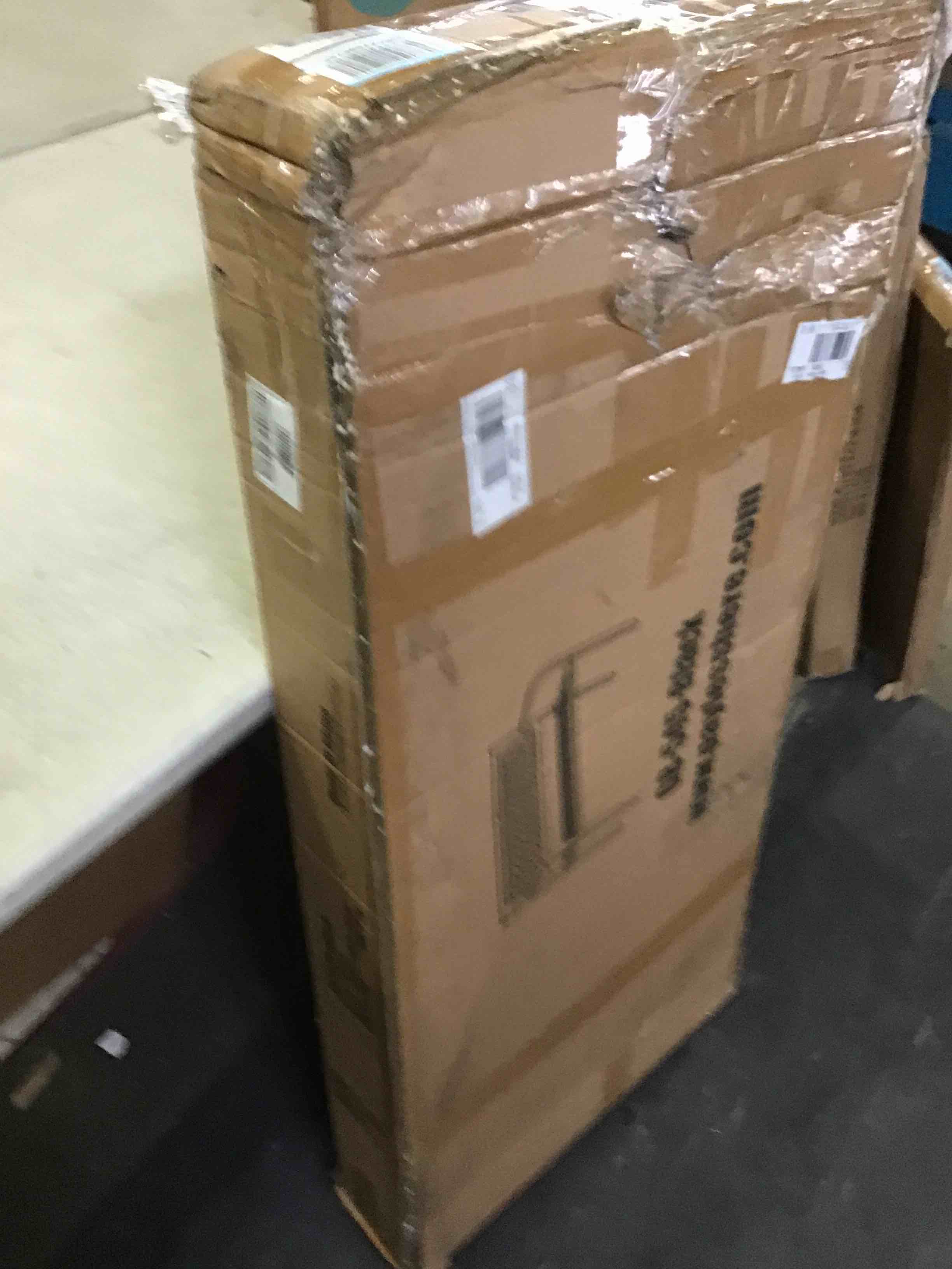 https://s3.amazonaws.com/lotting-images-prod/bidfta/YEL4990012_1695058843842.jpeg