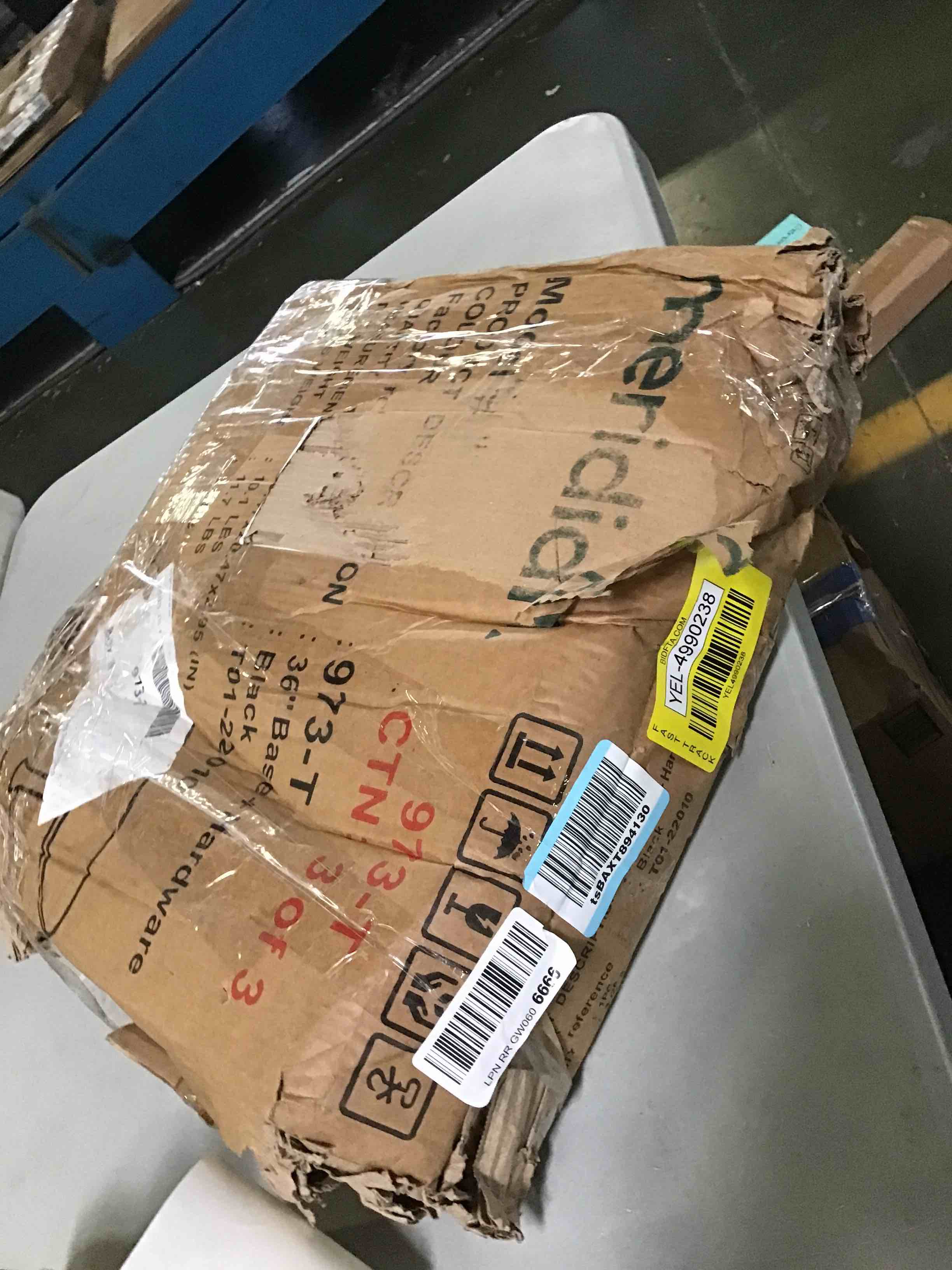 https://s3.amazonaws.com/lotting-images-prod/bidfta/YEL4990238_1695154592605.jpeg