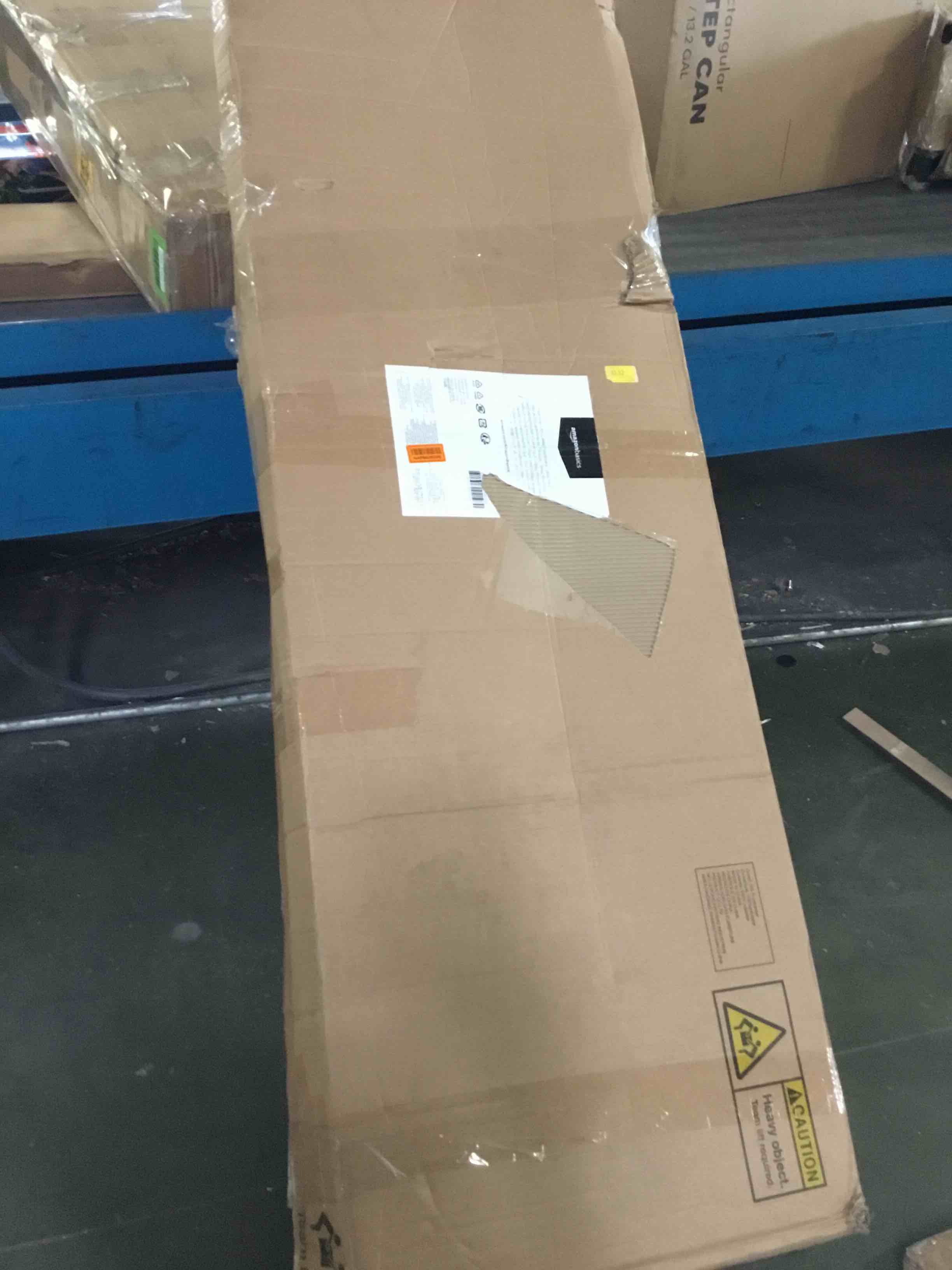https://s3.amazonaws.com/lotting-images-prod/bidfta/YEL4990437_1695302464687.jpeg