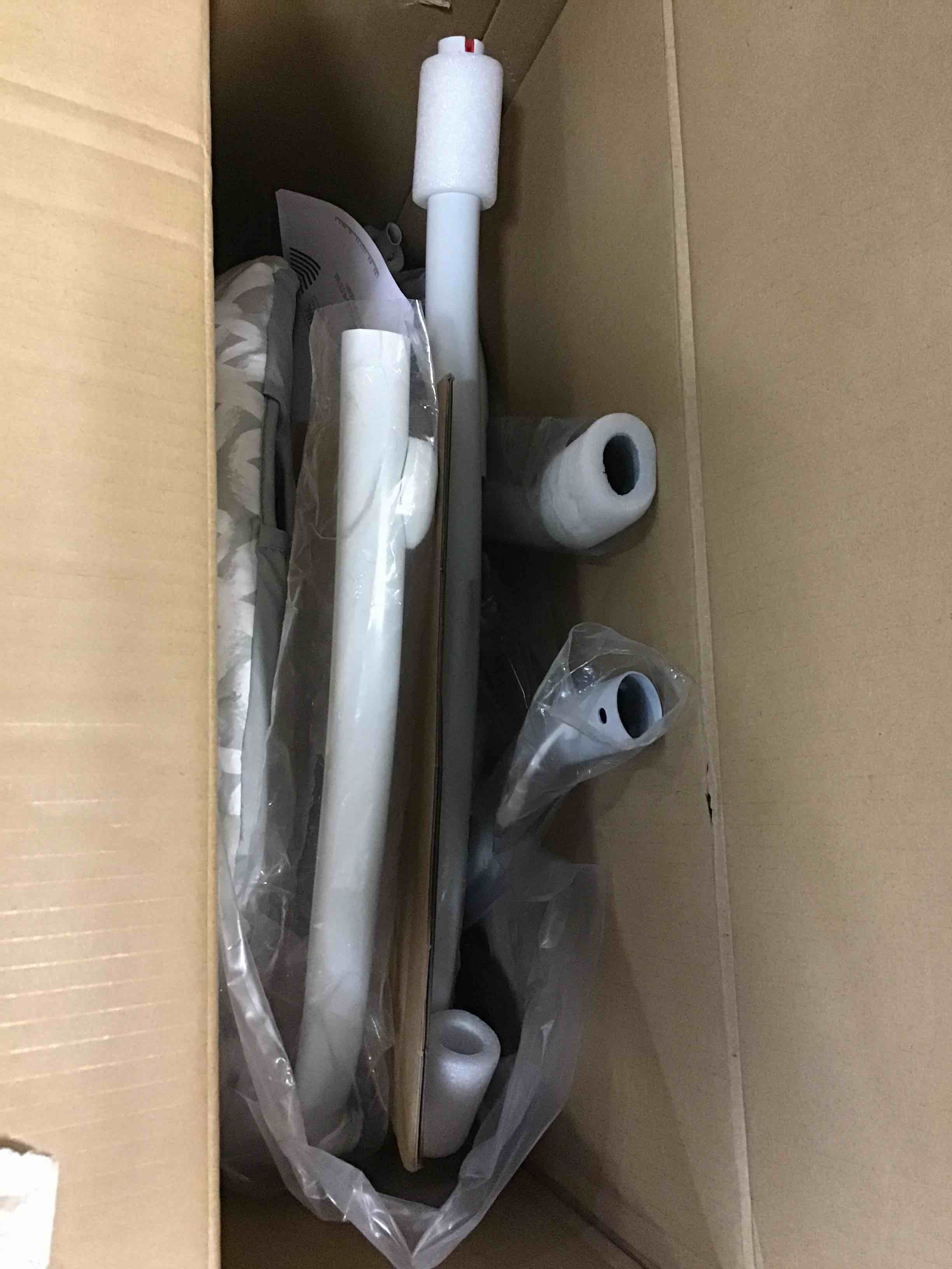 https://s3.amazonaws.com/lotting-images-prod/bidfta/YEL4990792_1695670844225.jpeg