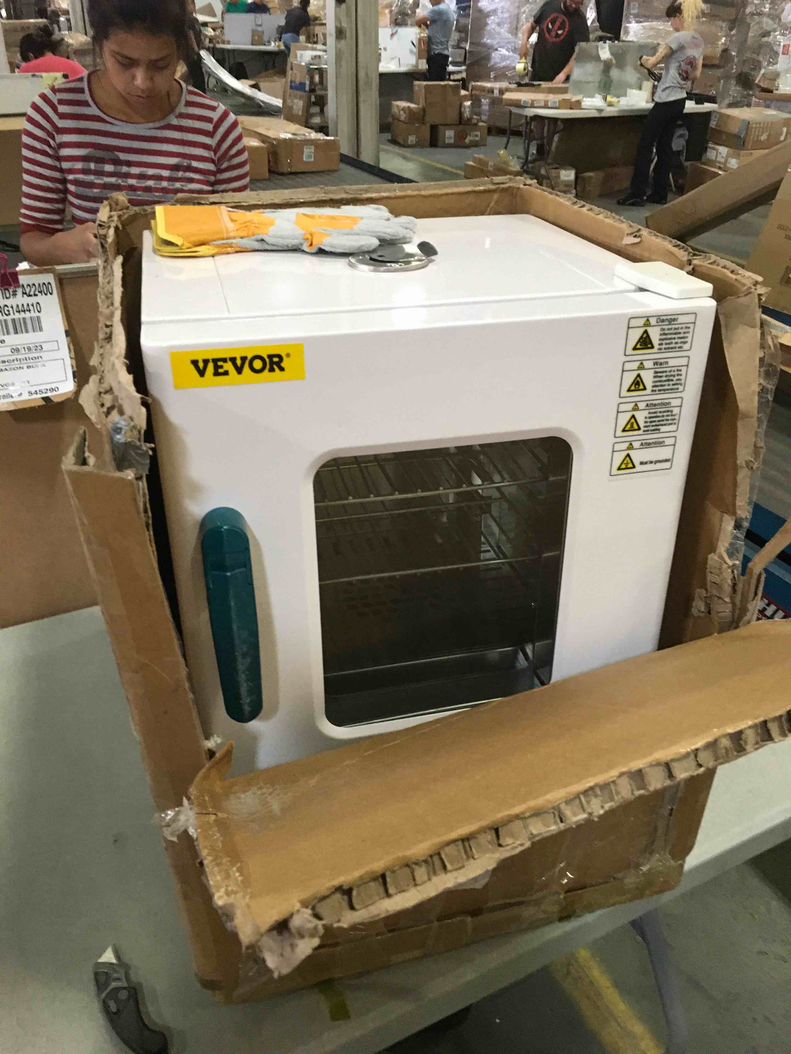 https://s3.amazonaws.com/lotting-images-prod/bidfta/YEL4993013_1695649184431.jpeg