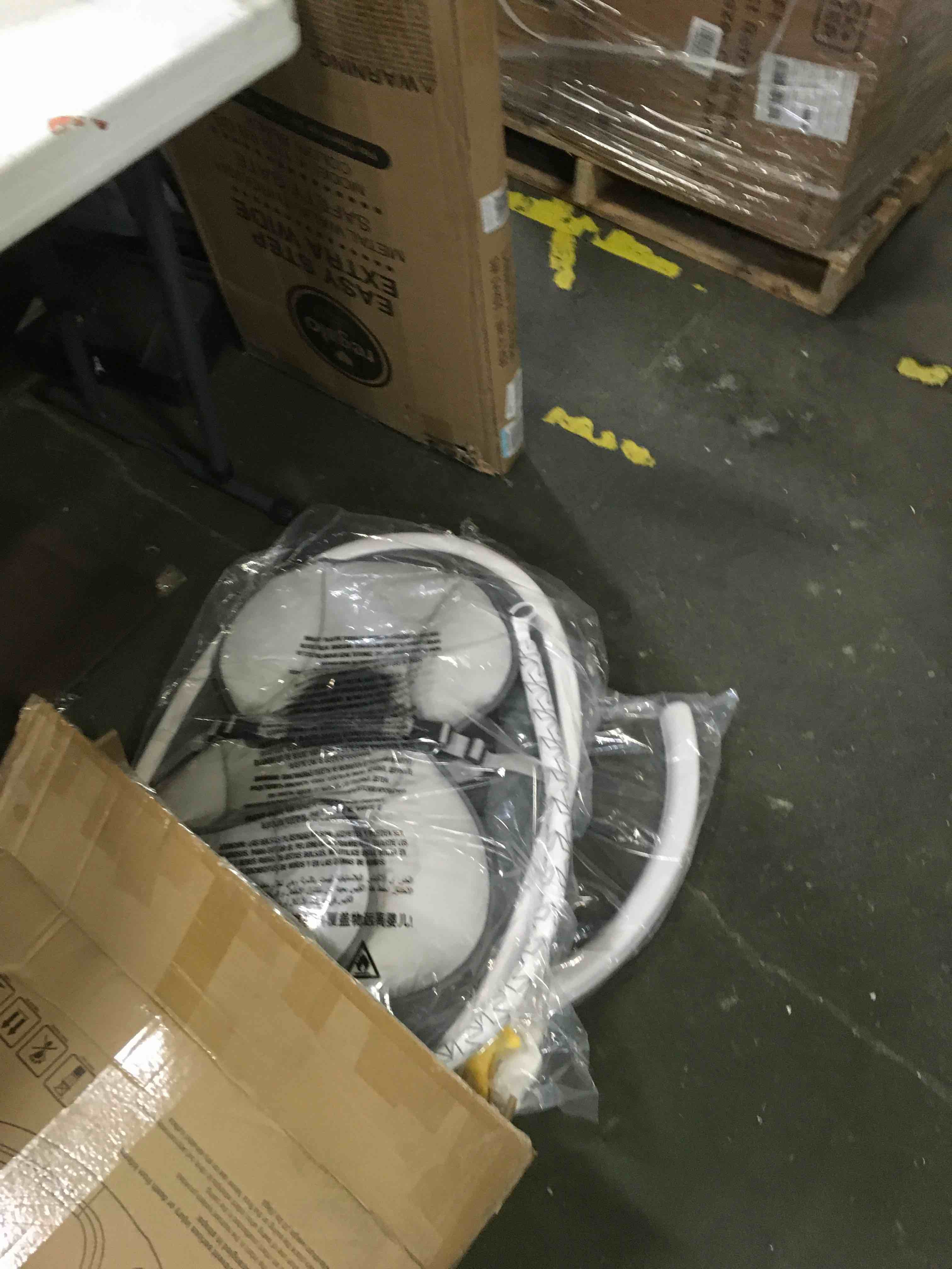 https://s3.amazonaws.com/lotting-images-prod/bidfta/YEL4993095_1695730596144.jpeg