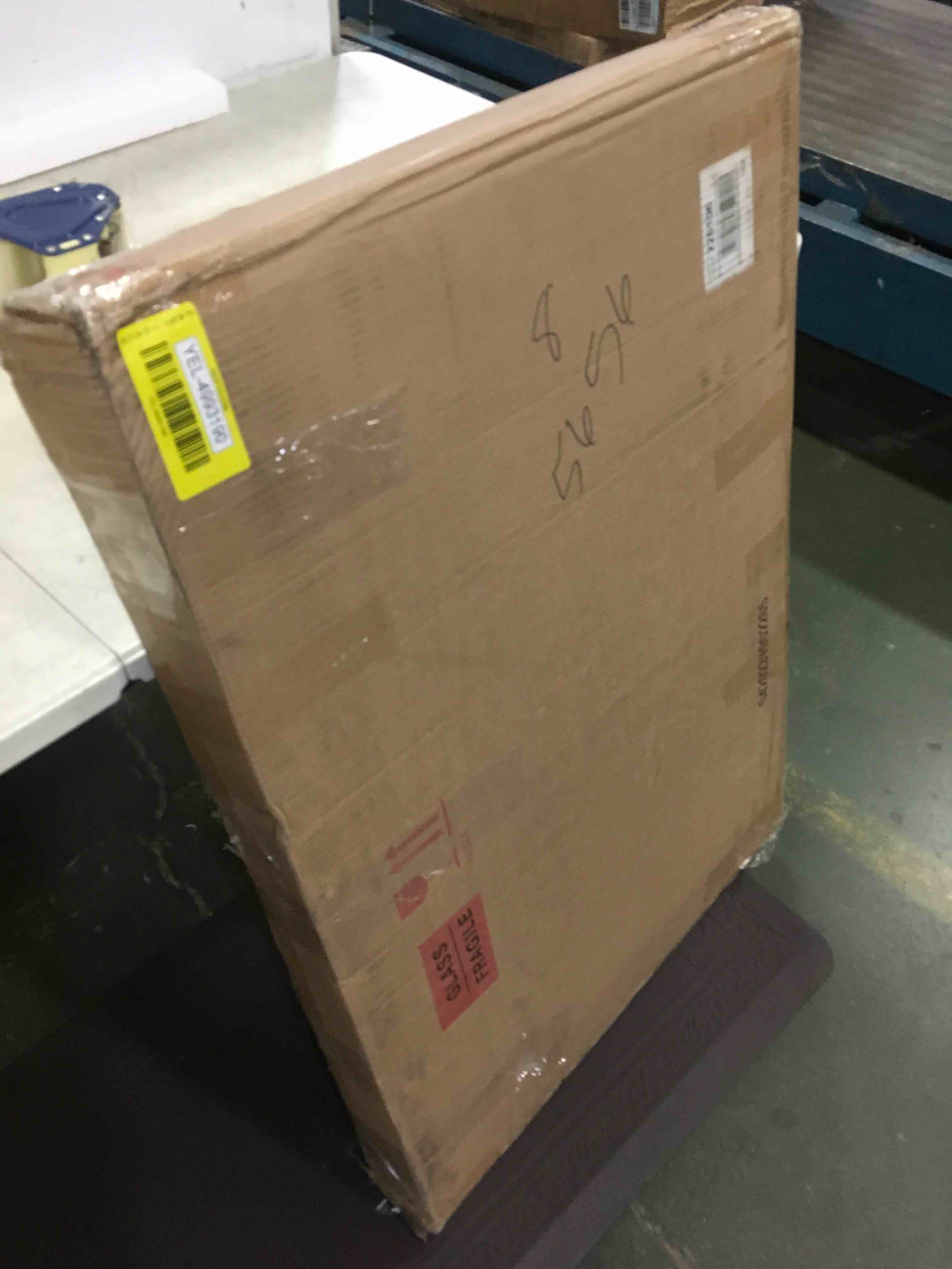 https://s3.amazonaws.com/lotting-images-prod/bidfta/YEL4993190_1695817806202.jpeg