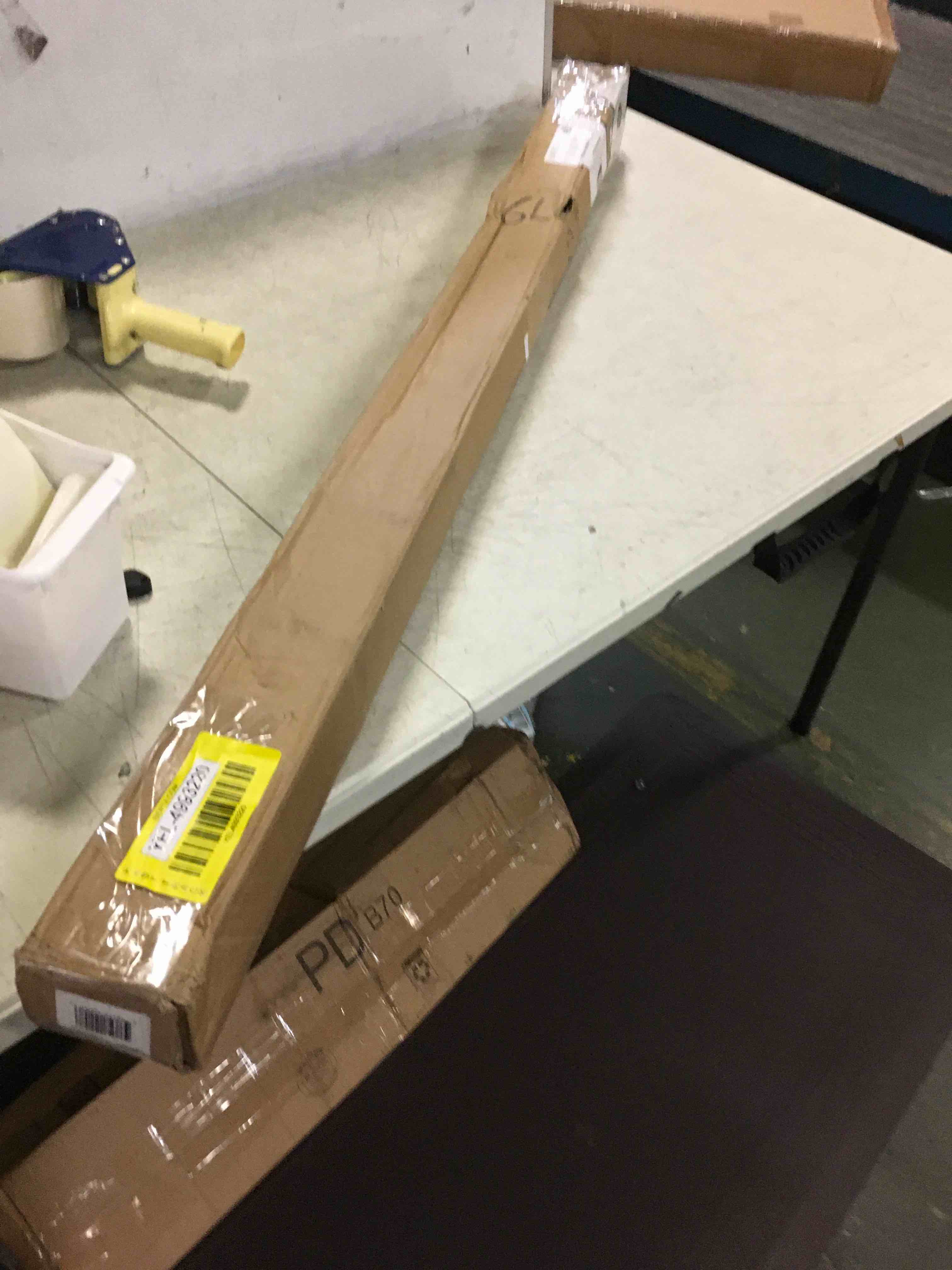 https://s3.amazonaws.com/lotting-images-prod/bidfta/YEL4993220_1695827303646.jpeg