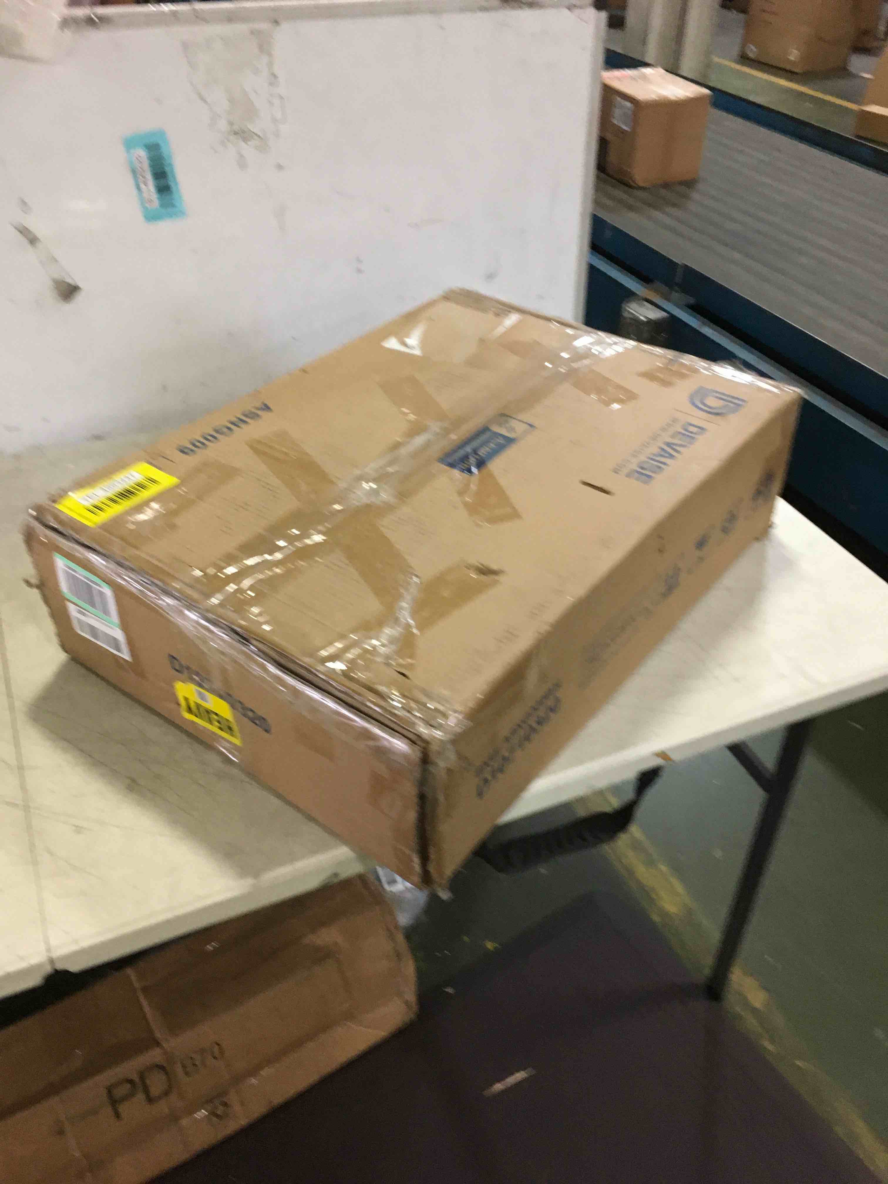https://s3.amazonaws.com/lotting-images-prod/bidfta/YEL4993247_1695835569859.jpeg