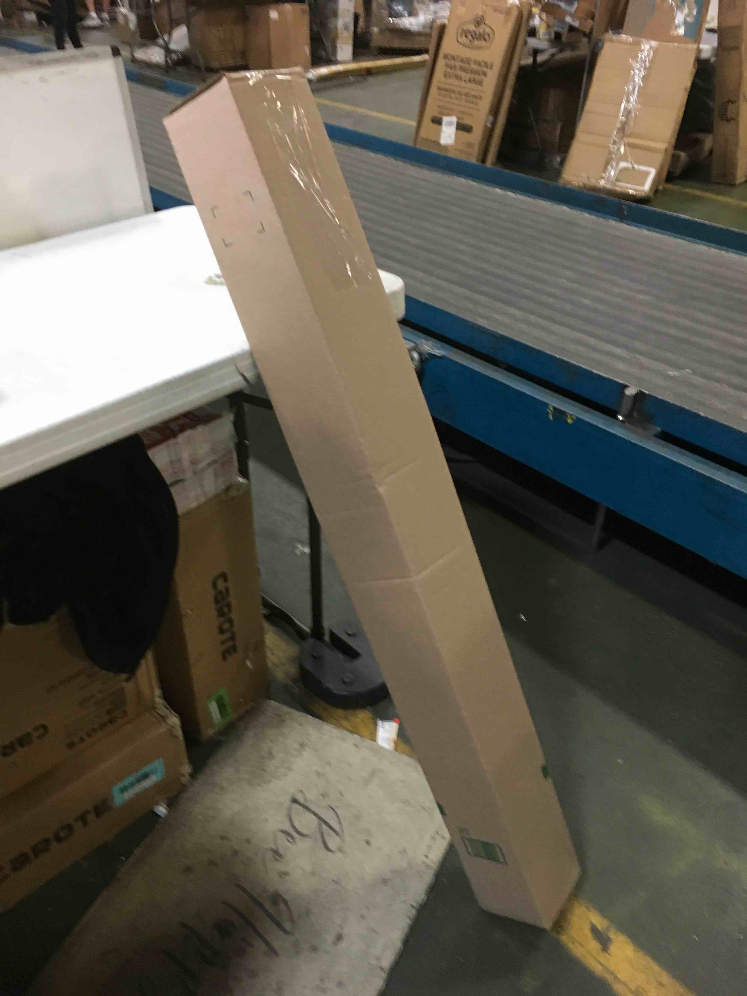 https://s3.amazonaws.com/lotting-images-prod/bidfta/YEL4993313_1695912730433.jpeg