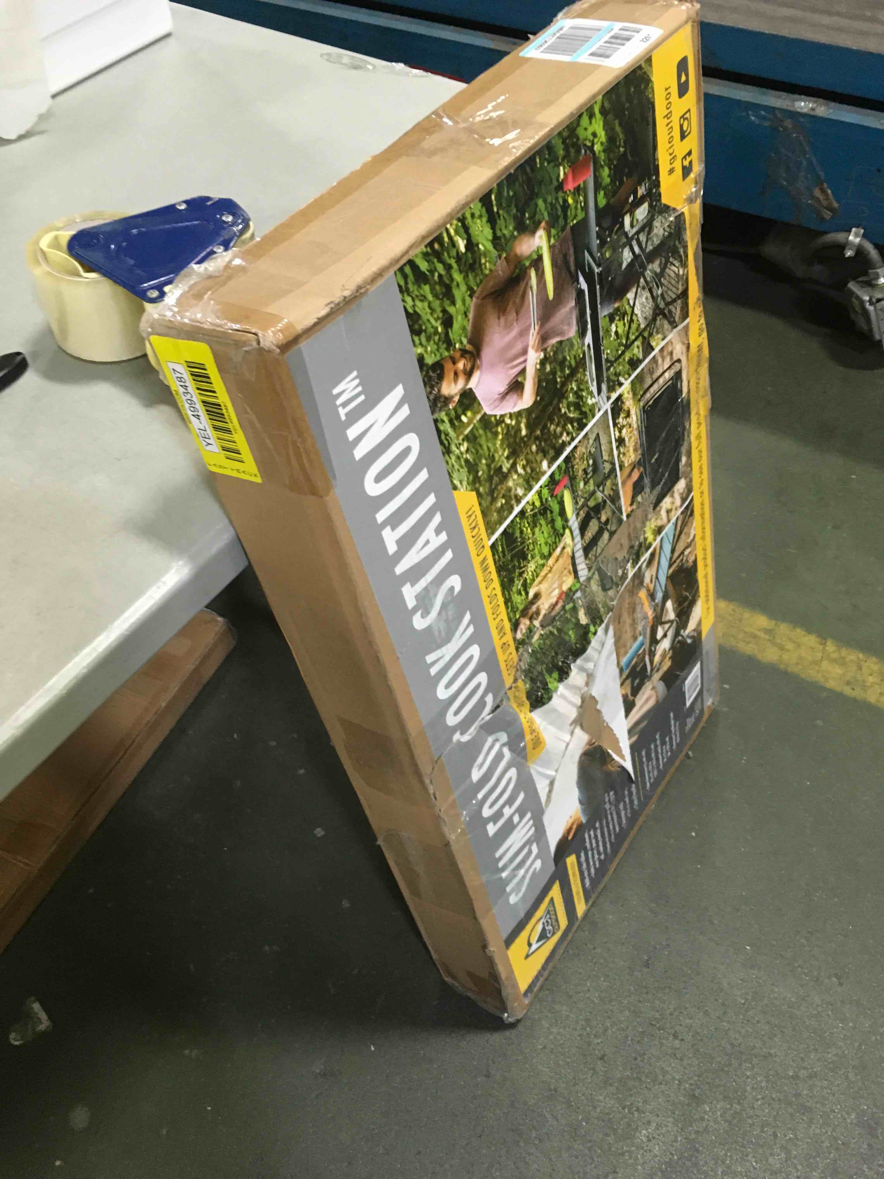 https://s3.amazonaws.com/lotting-images-prod/bidfta/YEL4993487_1696246011129.jpeg