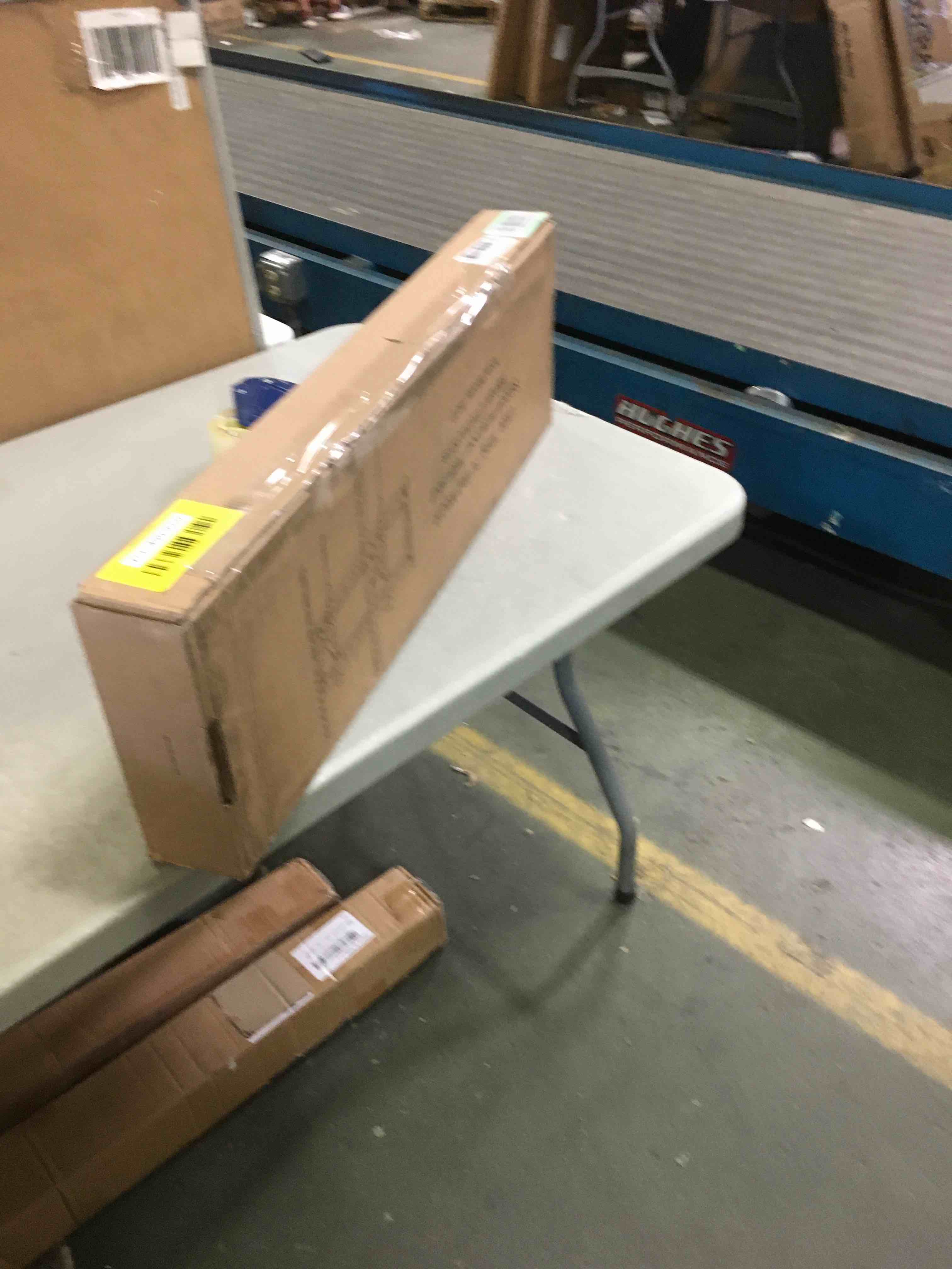 https://s3.amazonaws.com/lotting-images-prod/bidfta/YEL4993559_1696269045649.jpeg