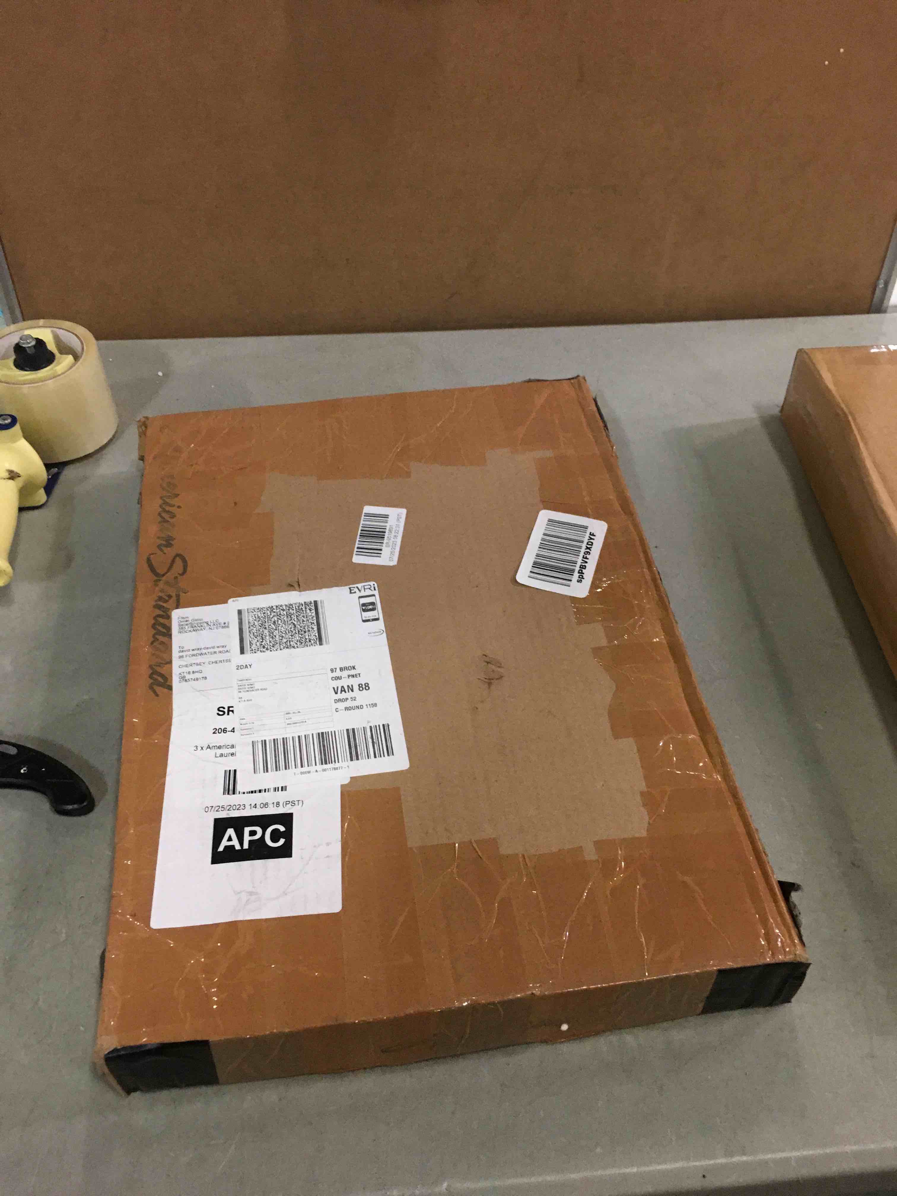 Assortment of Round Bowl Seats, fits all round toilets, different styles and different sizes, from different brands,