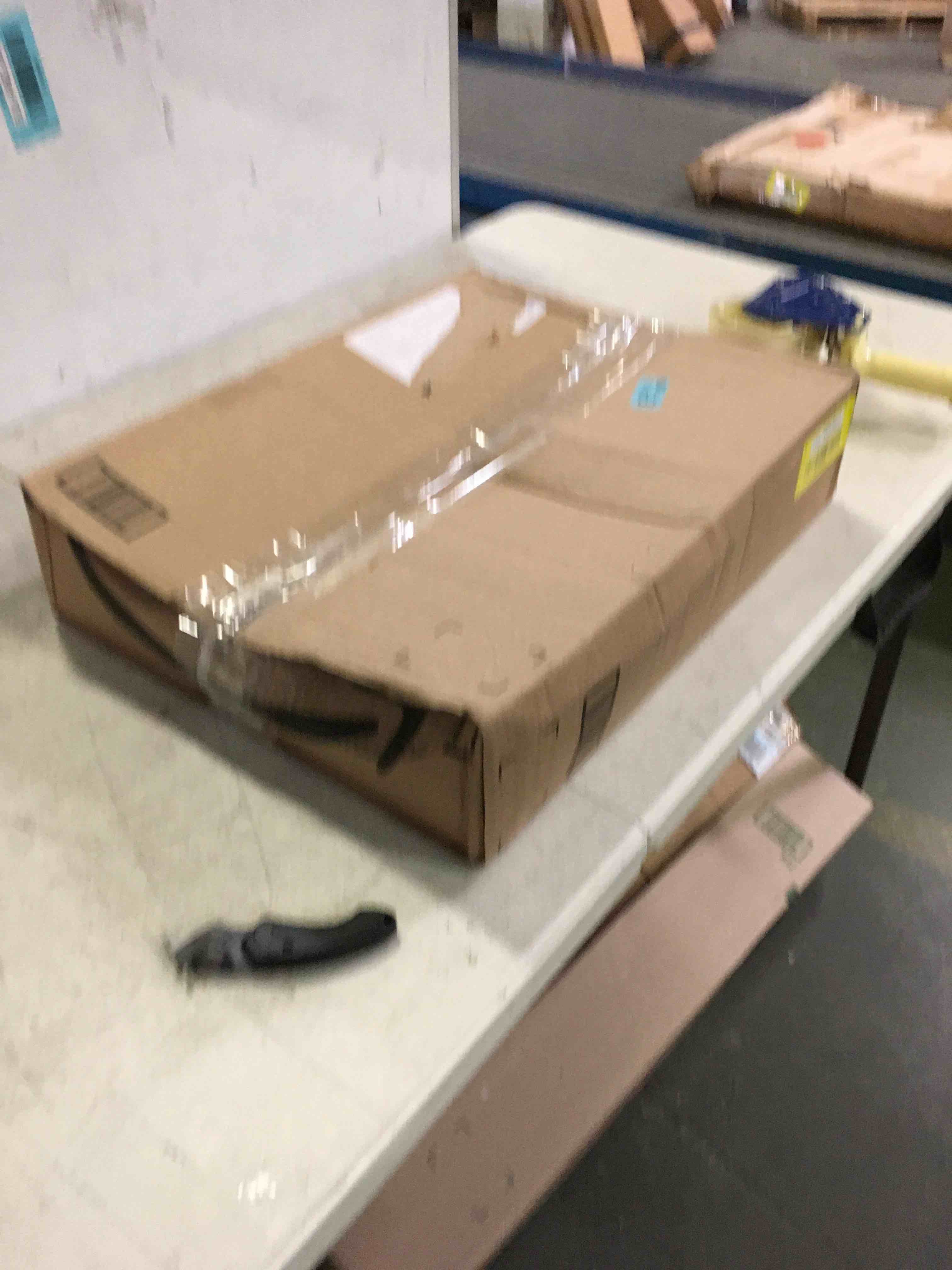 https://s3.amazonaws.com/lotting-images-prod/bidfta/YEL4993801_1696444135608.jpeg