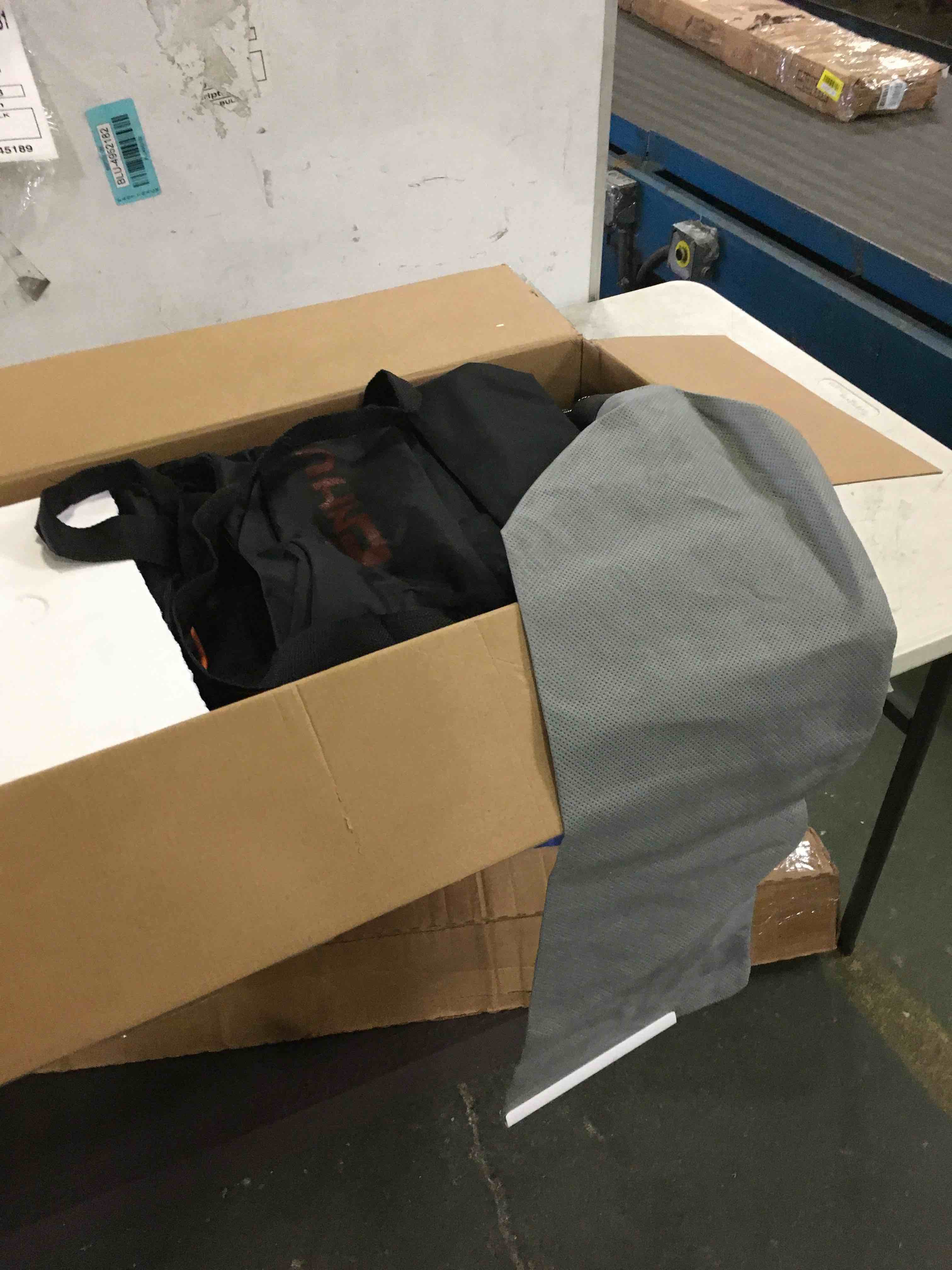 https://s3.amazonaws.com/lotting-images-prod/bidfta/YEL4993812_1696447794165.jpeg