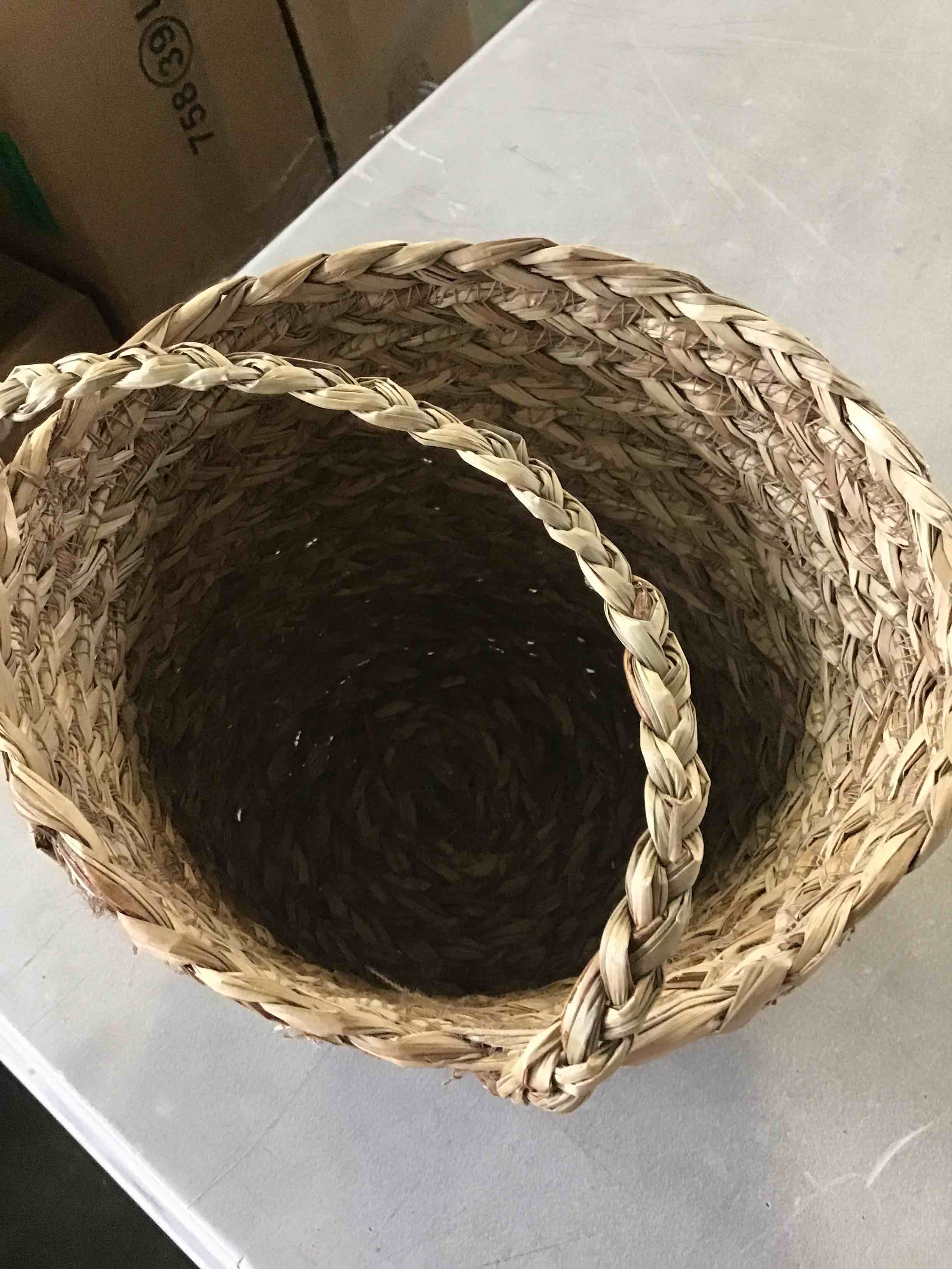 Storage basket 
