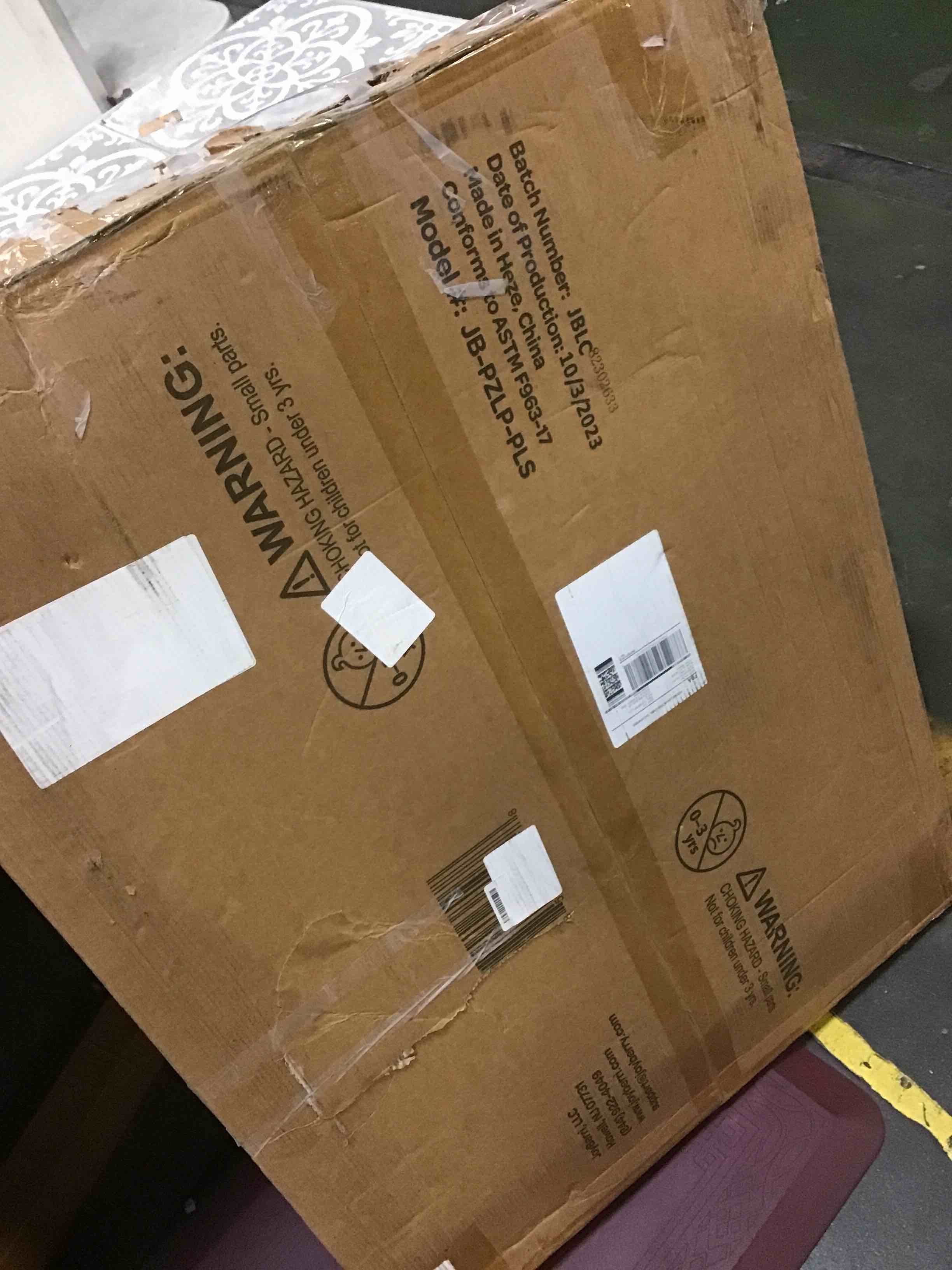 https://s3.amazonaws.com/lotting-images-prod/bidfta/YEL4997113_1694604351437.jpeg