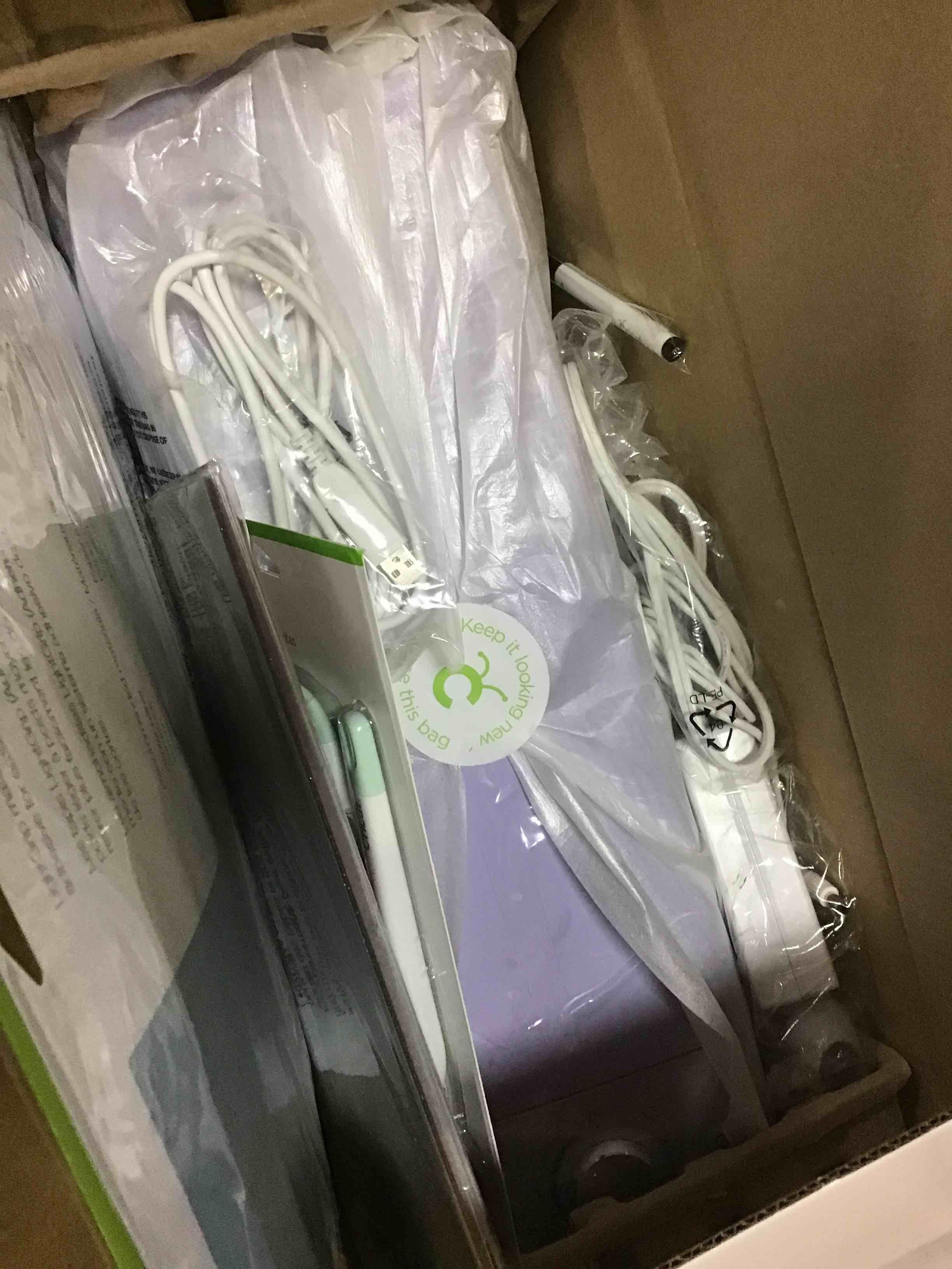 https://s3.amazonaws.com/lotting-images-prod/bidfta/YEL4997258_1694626394204.jpeg