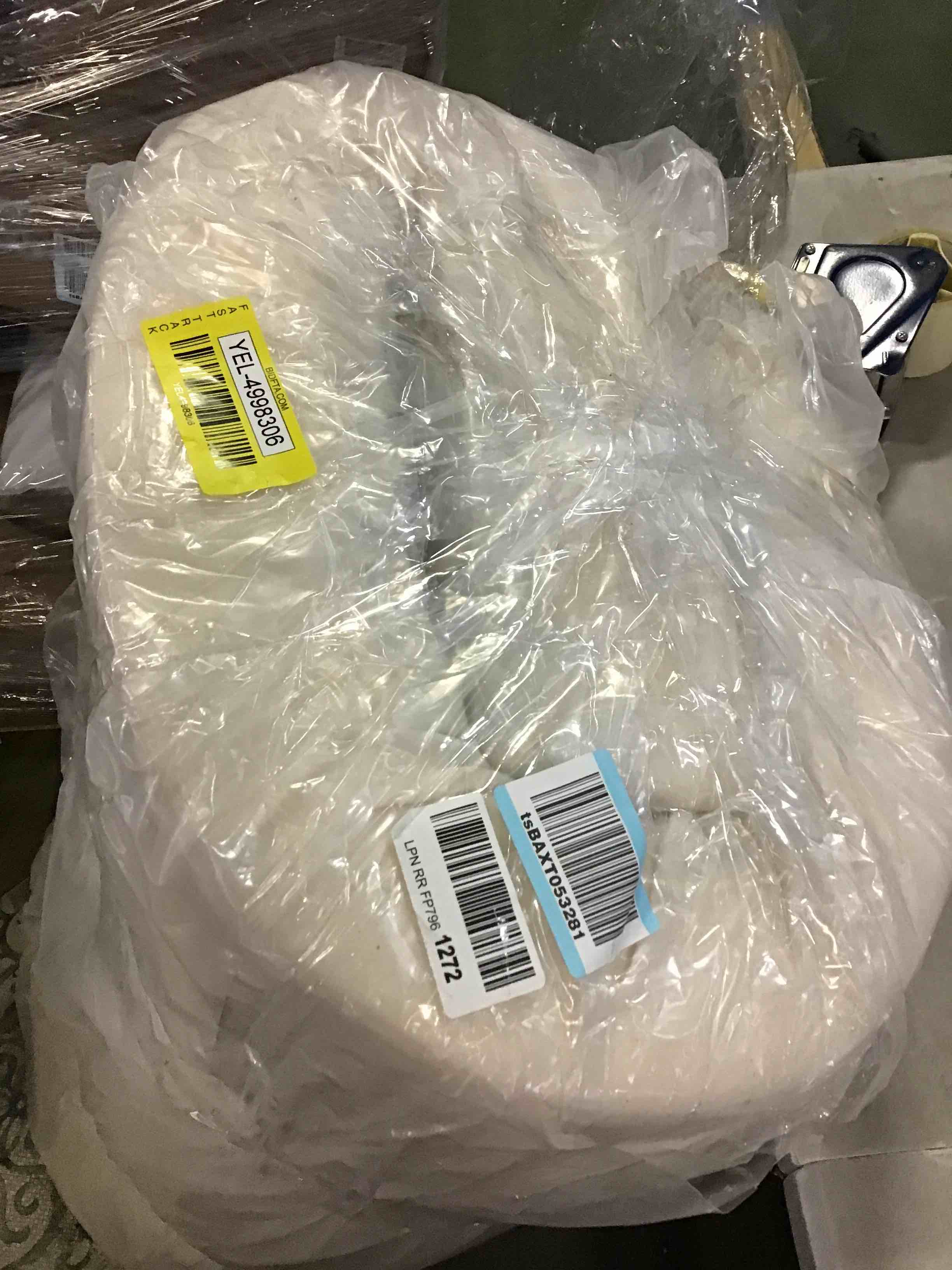 https://s3.amazonaws.com/lotting-images-prod/bidfta/YEL4998306_1695385584592.jpeg