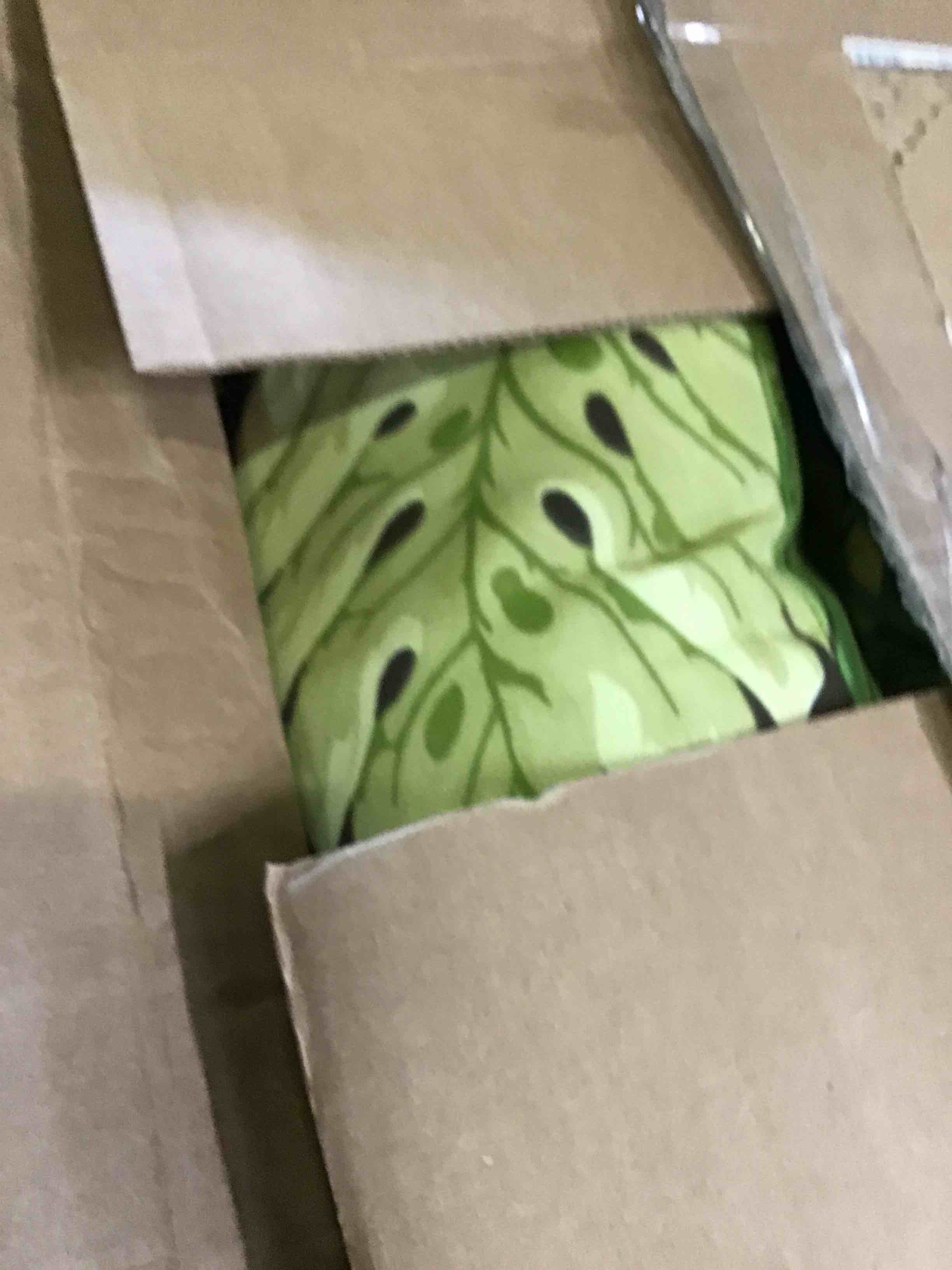 https://s3.amazonaws.com/lotting-images-prod/bidfta/YEL4998432_1695400535436.jpeg
