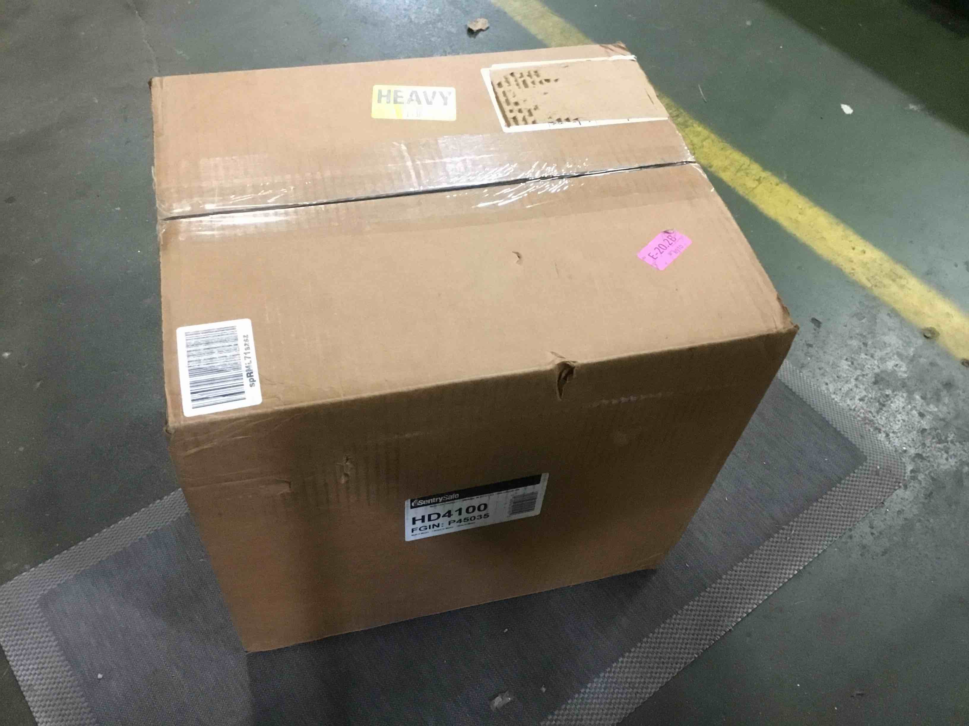 https://s3.amazonaws.com/lotting-images-prod/bidfta/YEL5000611_1687781442868.jpeg
