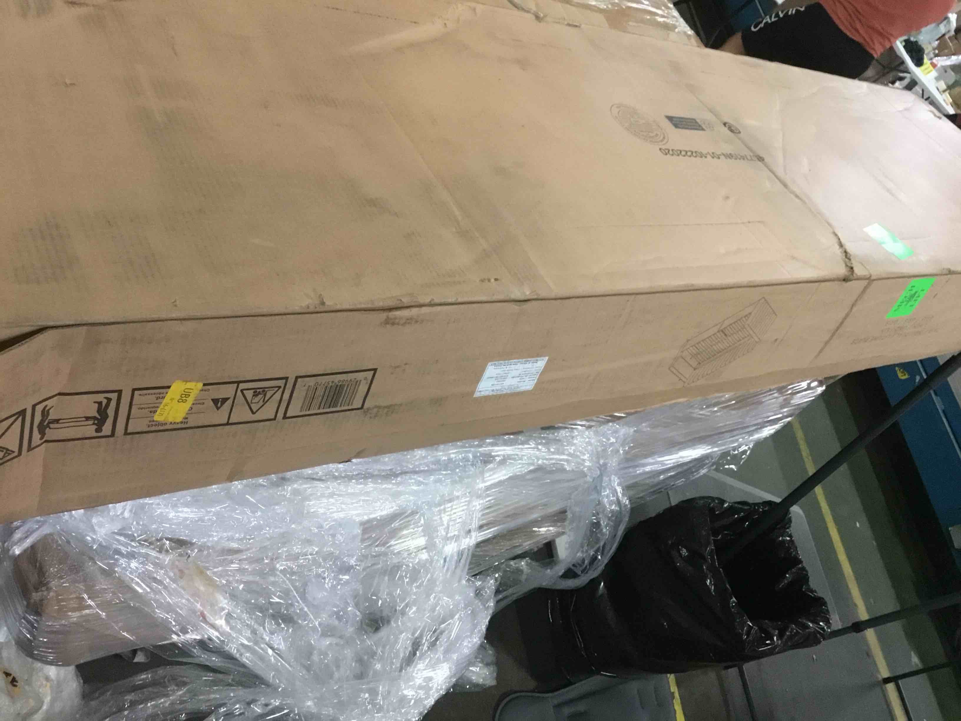 https://s3.amazonaws.com/lotting-images-prod/bidfta/YEL5000614_1687781658840.jpeg