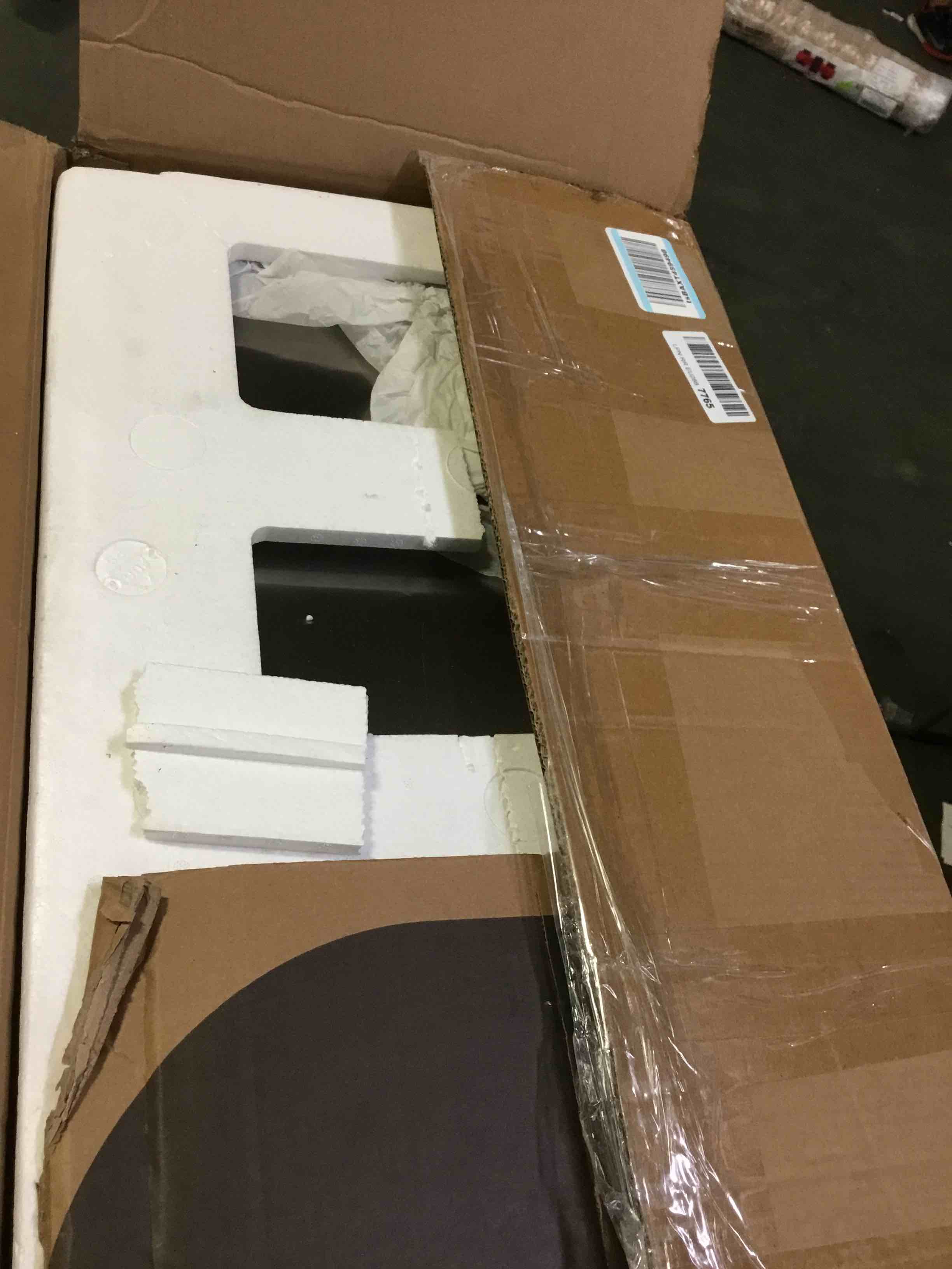 https://s3.amazonaws.com/lotting-images-prod/bidfta/YEL5004103_1686941172216.jpeg
