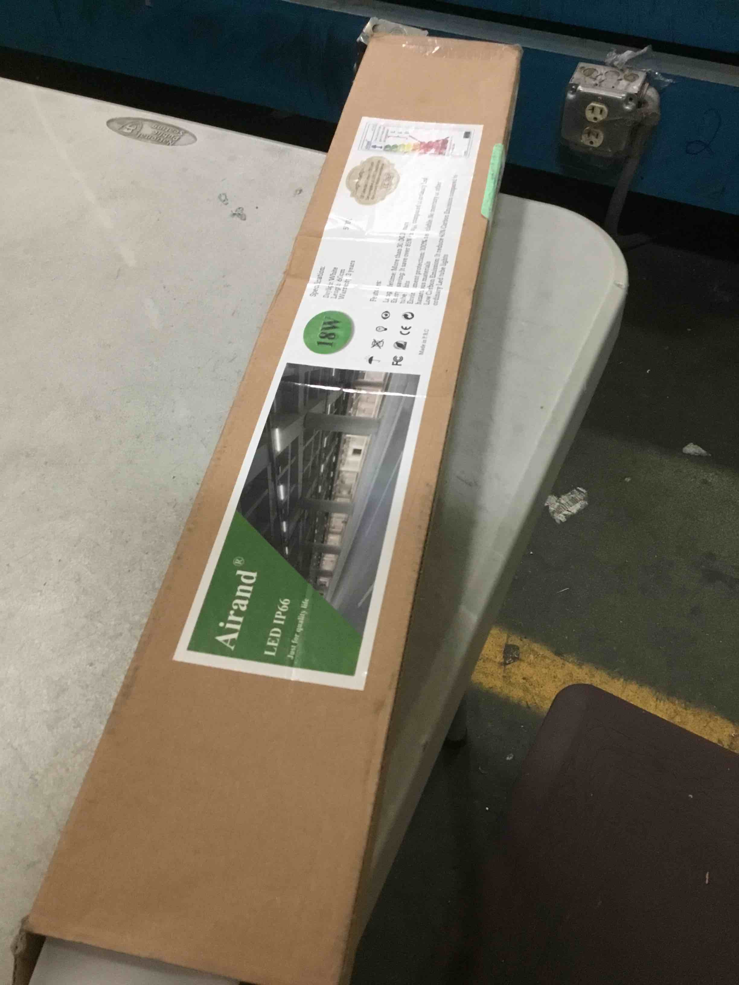 https://s3.amazonaws.com/lotting-images-prod/bidfta/YEL5005827_1687362687348.jpeg