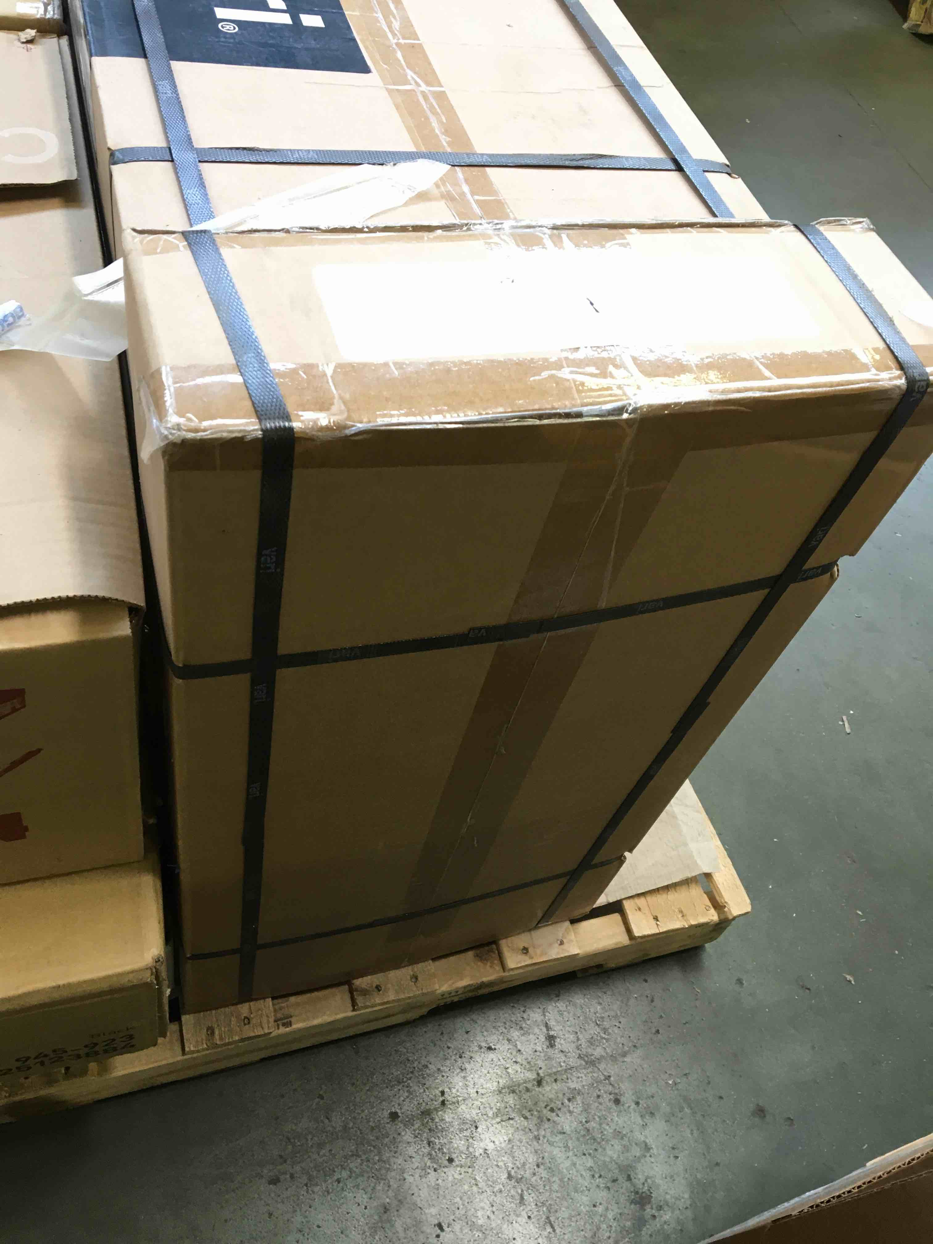 https://s3.amazonaws.com/lotting-images-prod/bidfta/YEL5006359_1686324803172.jpeg