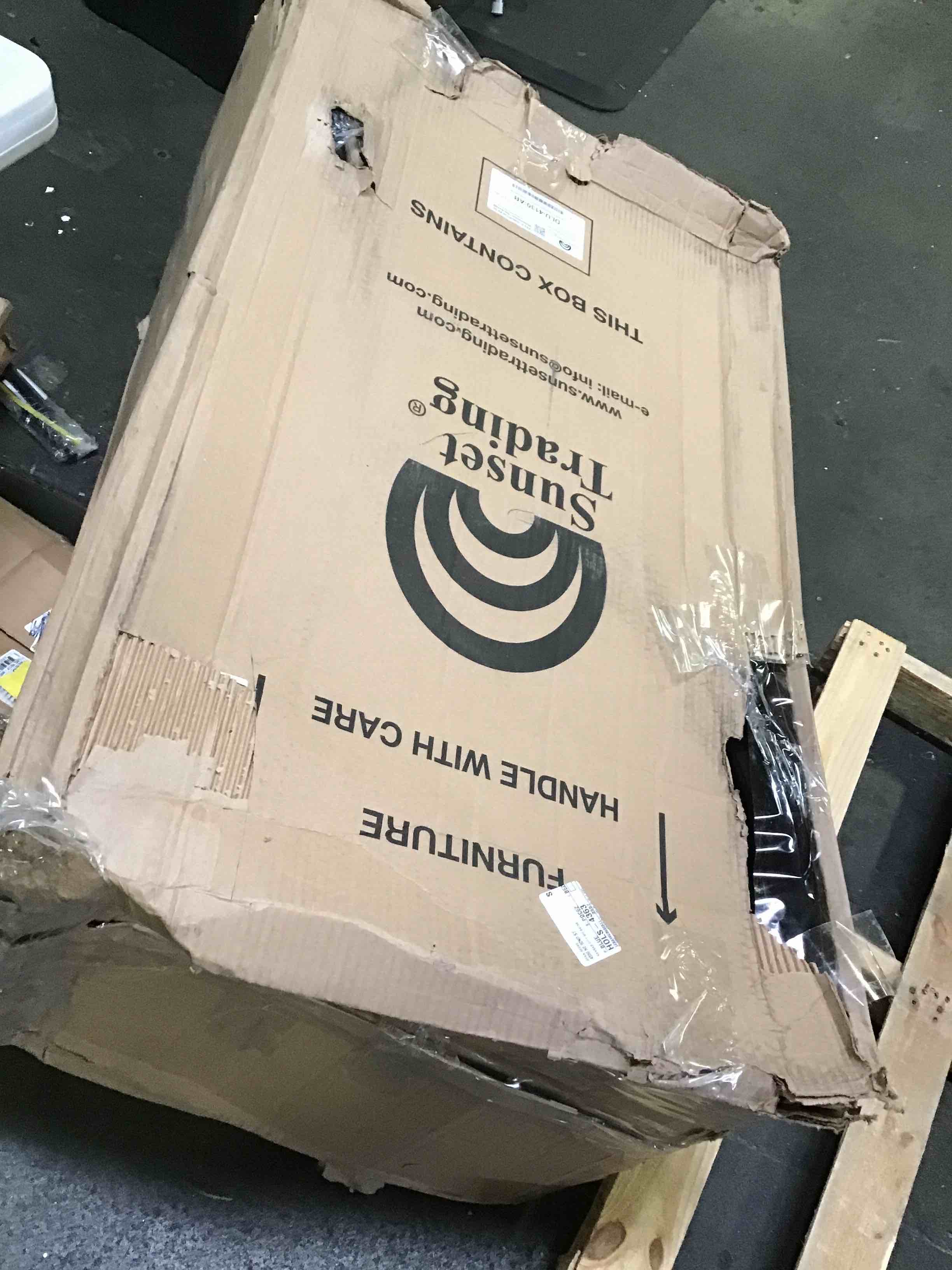 https://s3.amazonaws.com/lotting-images-prod/bidfta/YEL5009200_1687198523892.jpeg