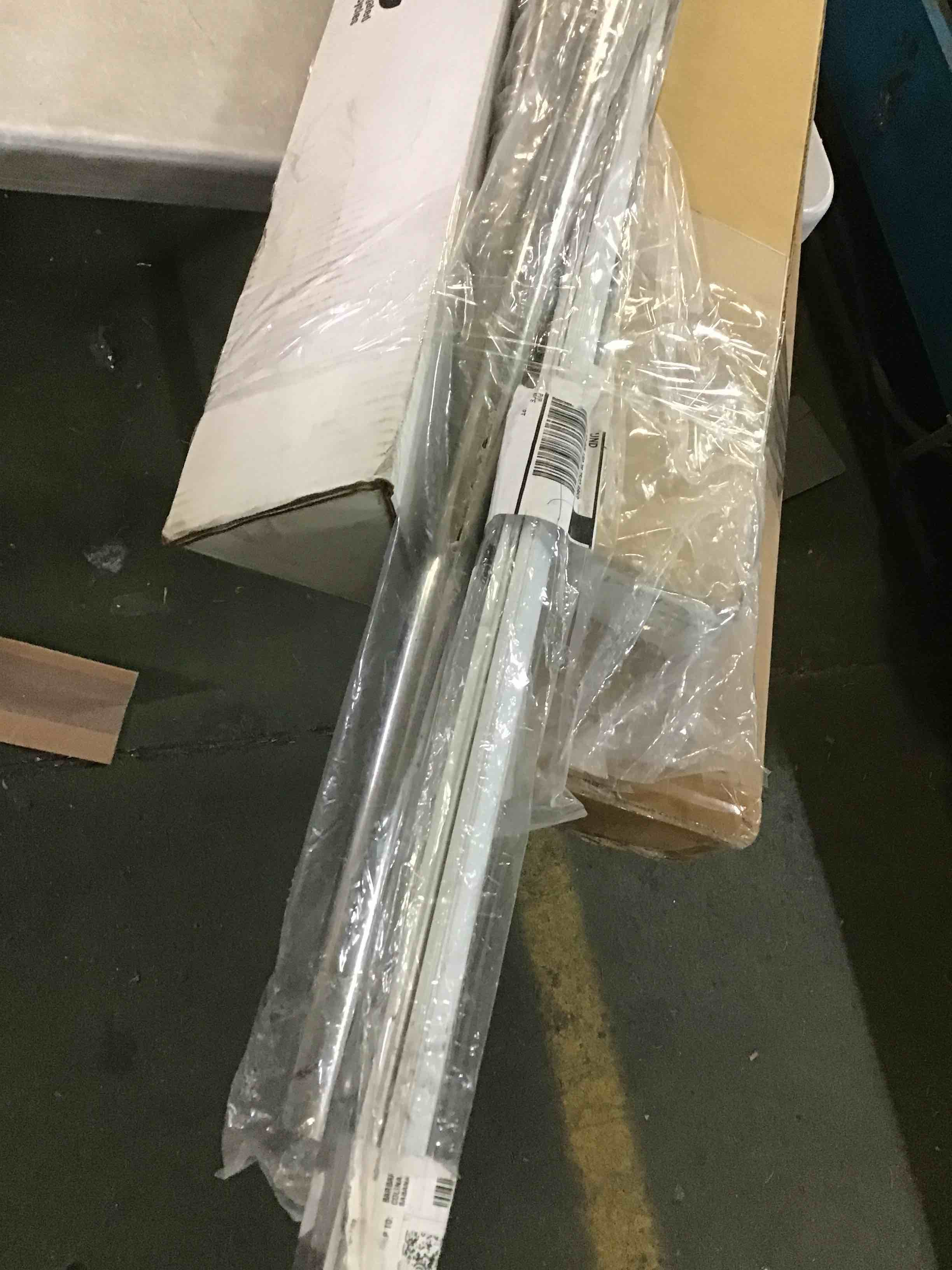 https://s3.amazonaws.com/lotting-images-prod/bidfta/YEL5009667_1687376475742.jpeg