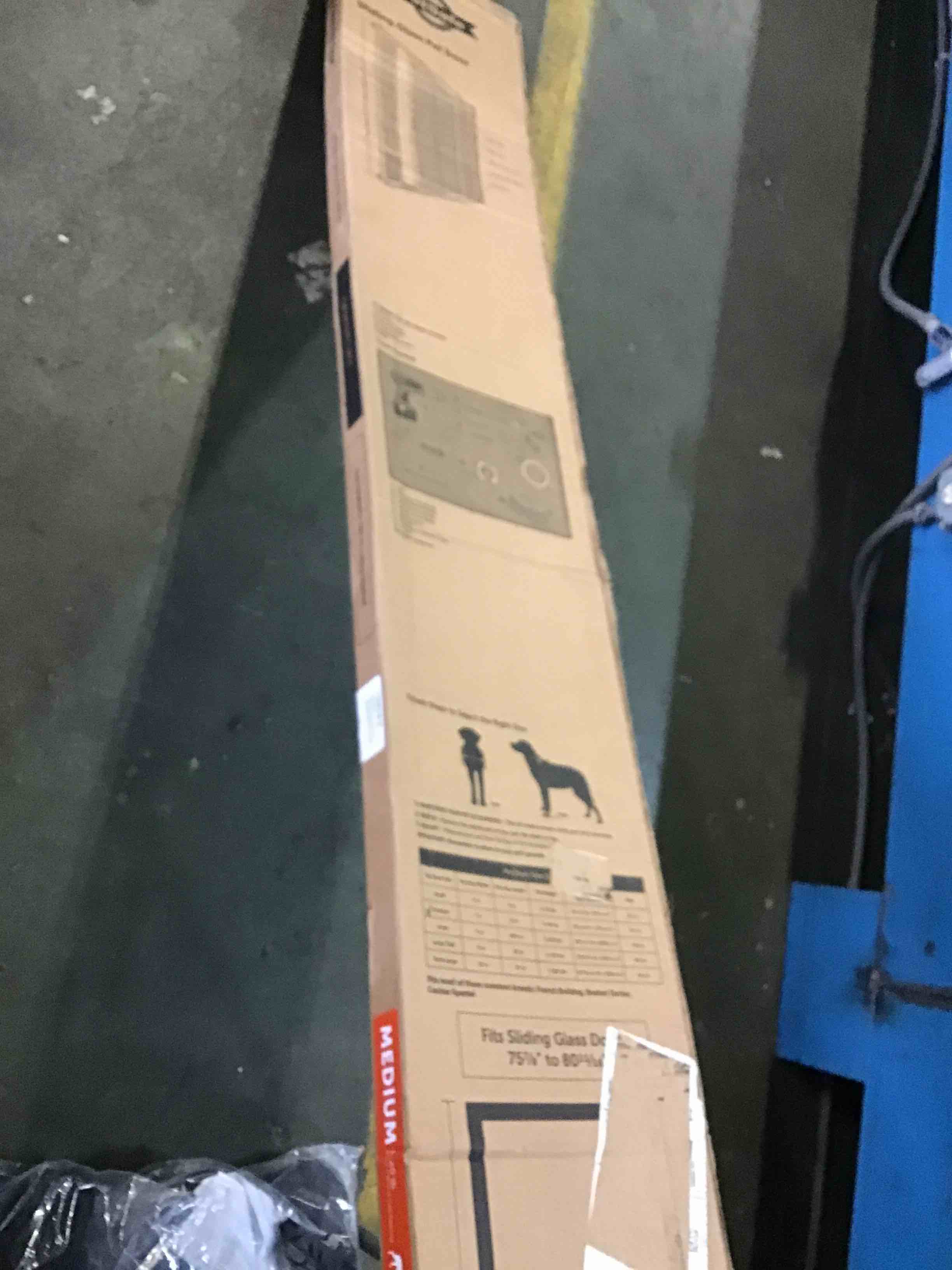 https://s3.amazonaws.com/lotting-images-prod/bidfta/YEL5010018_1687534468451.jpeg