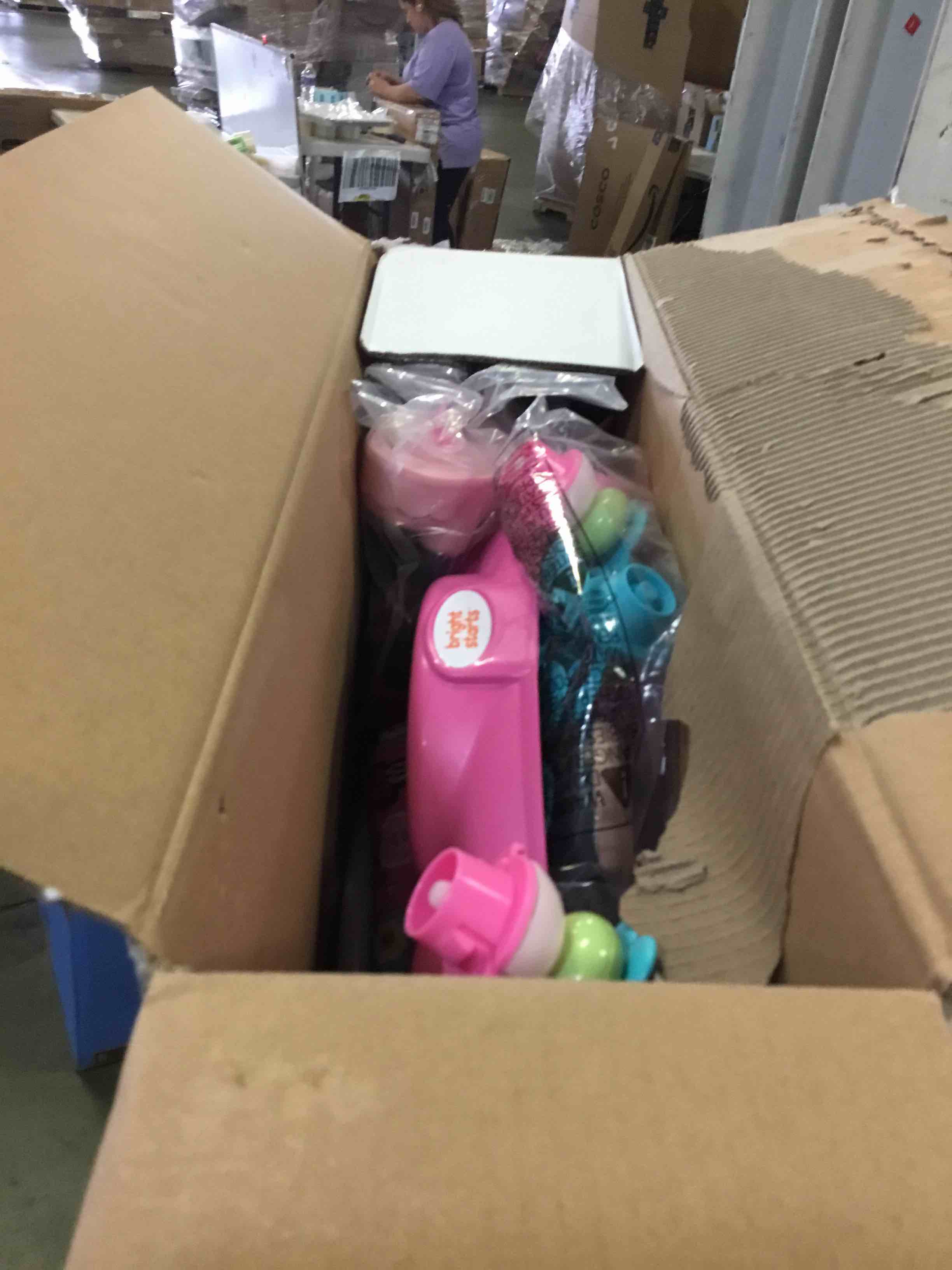 https://s3.amazonaws.com/lotting-images-prod/bidfta/YEL5011473_1687281911522.jpeg