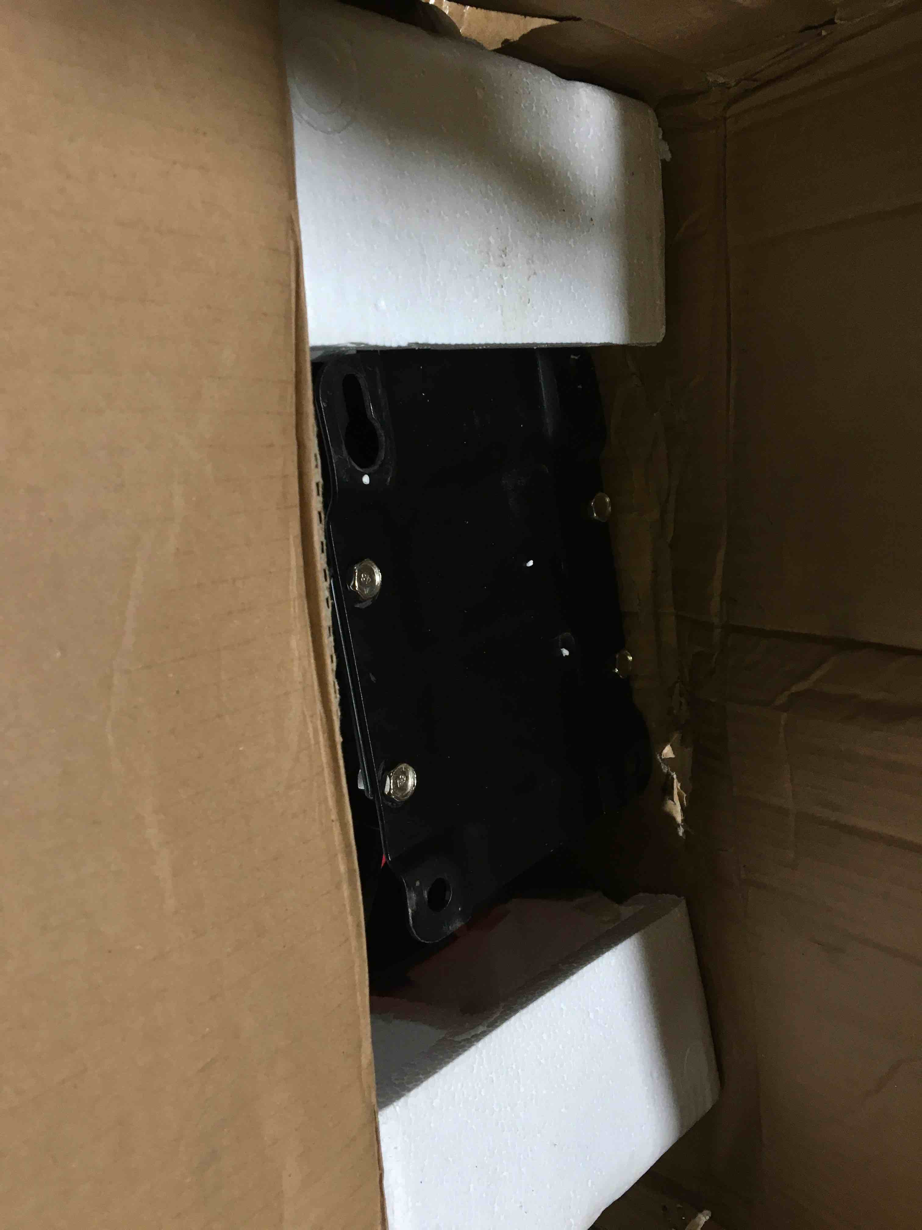 https://s3.amazonaws.com/lotting-images-prod/bidfta/YEL5017380_1687872857328.jpeg