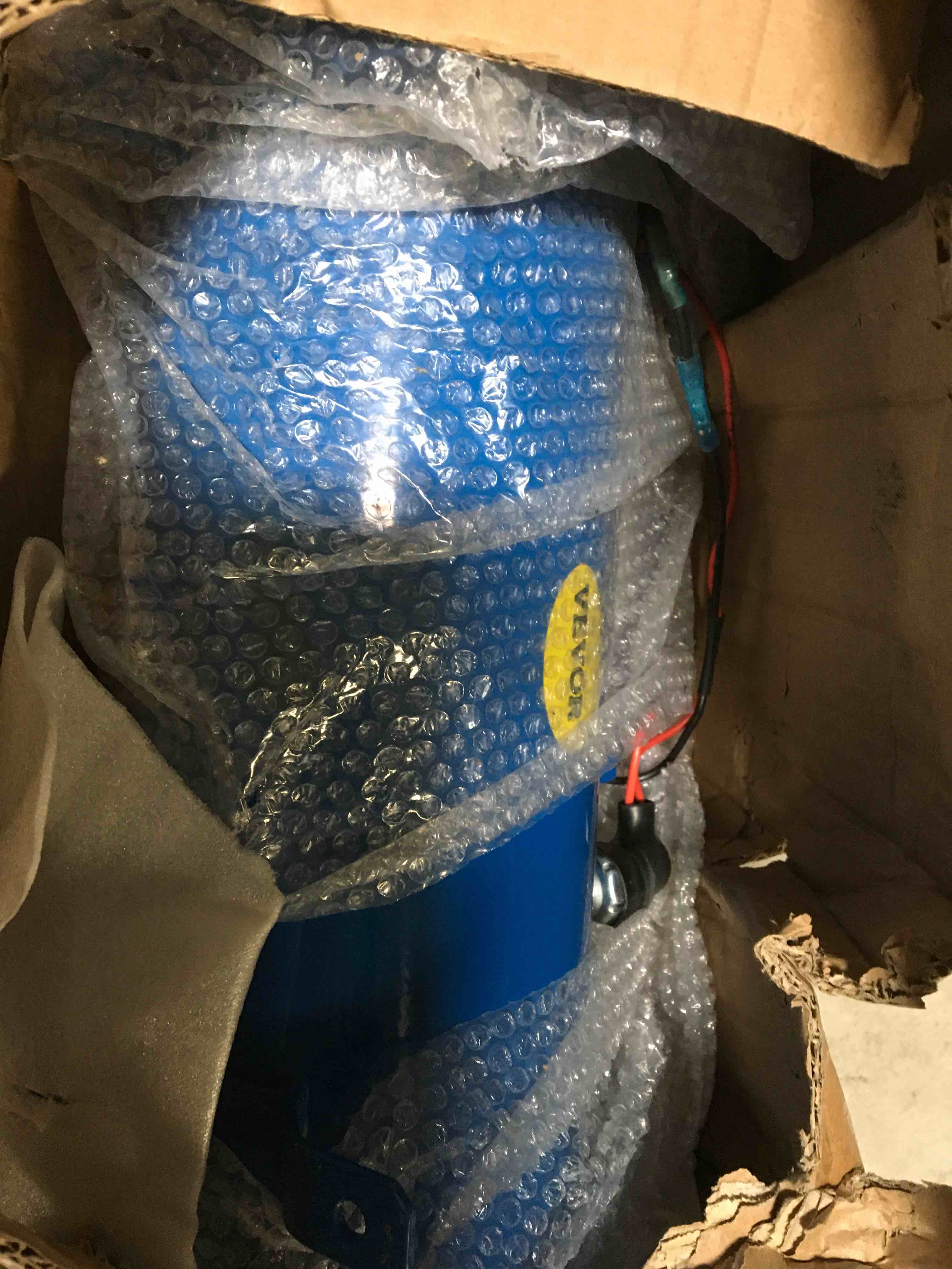 https://s3.amazonaws.com/lotting-images-prod/bidfta/YEL5017397_1687876661738.jpeg