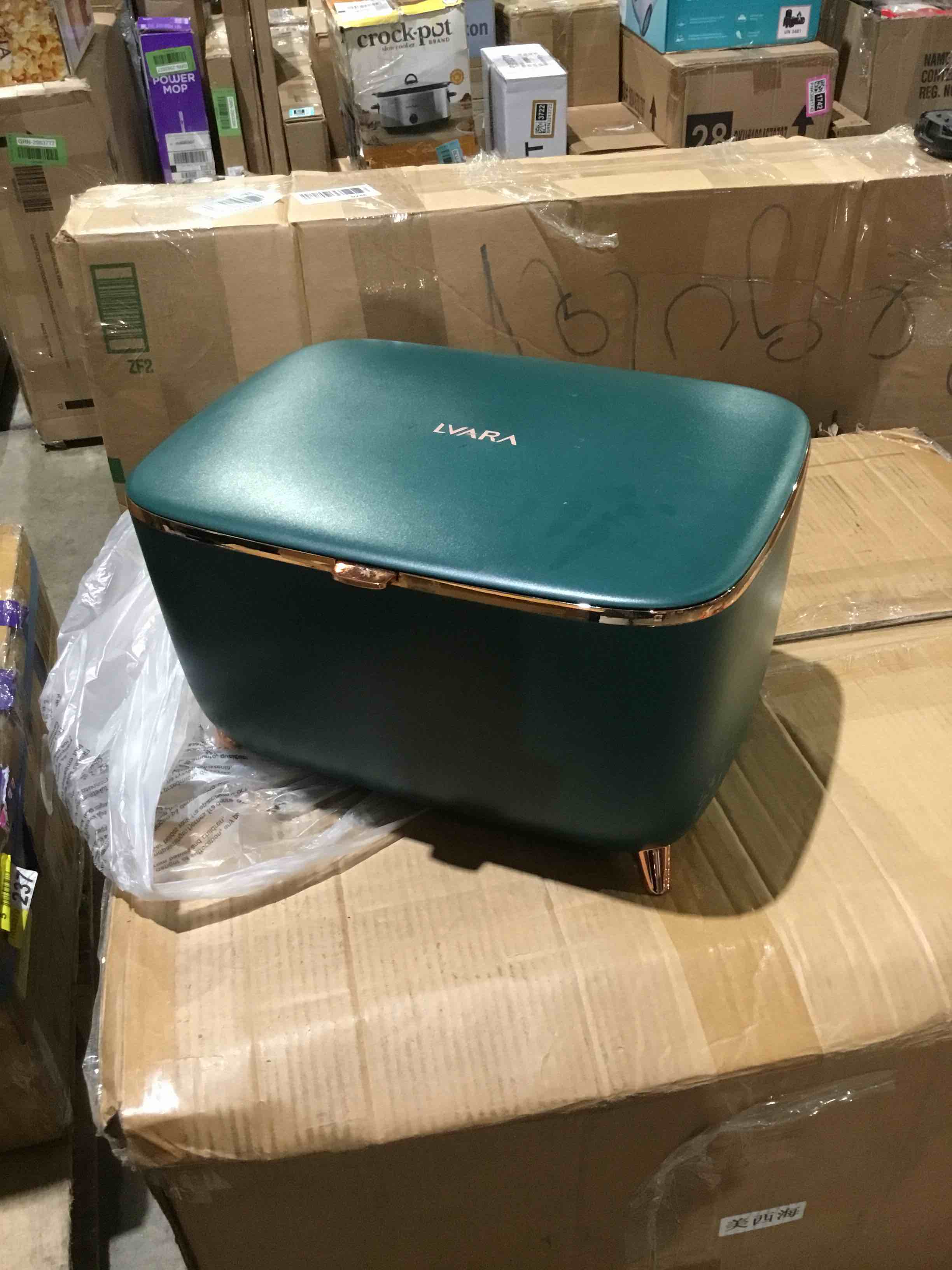 https://s3.amazonaws.com/lotting-images-prod/bidfta/YEL5025023_1753985825152.jpeg