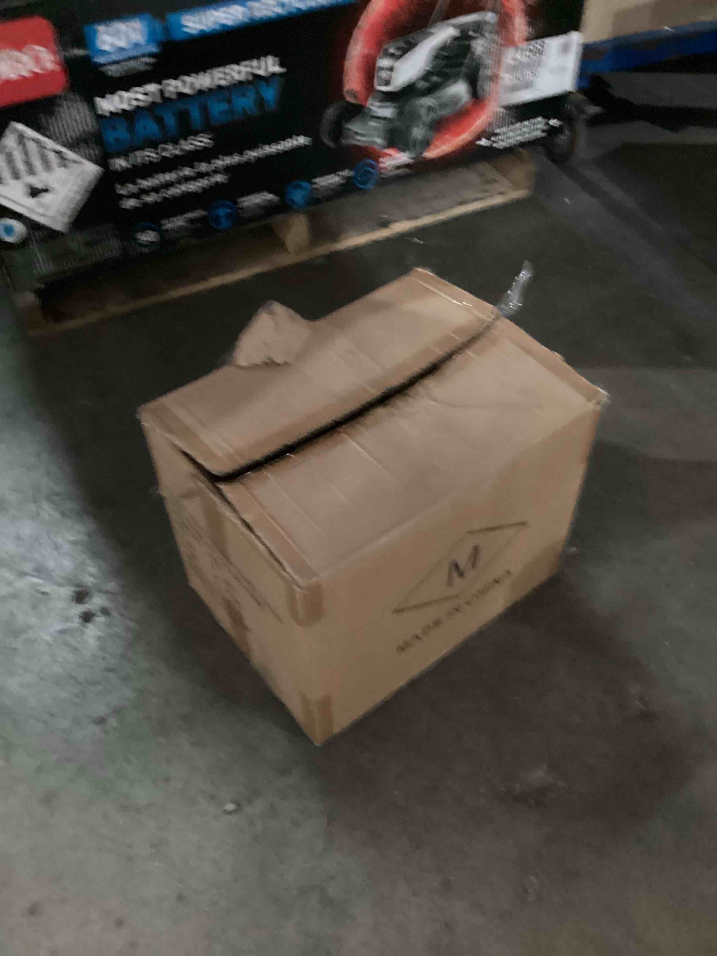 https://s3.amazonaws.com/lotting-images-prod/bidfta/YEL5025230_1718915268515.jpeg