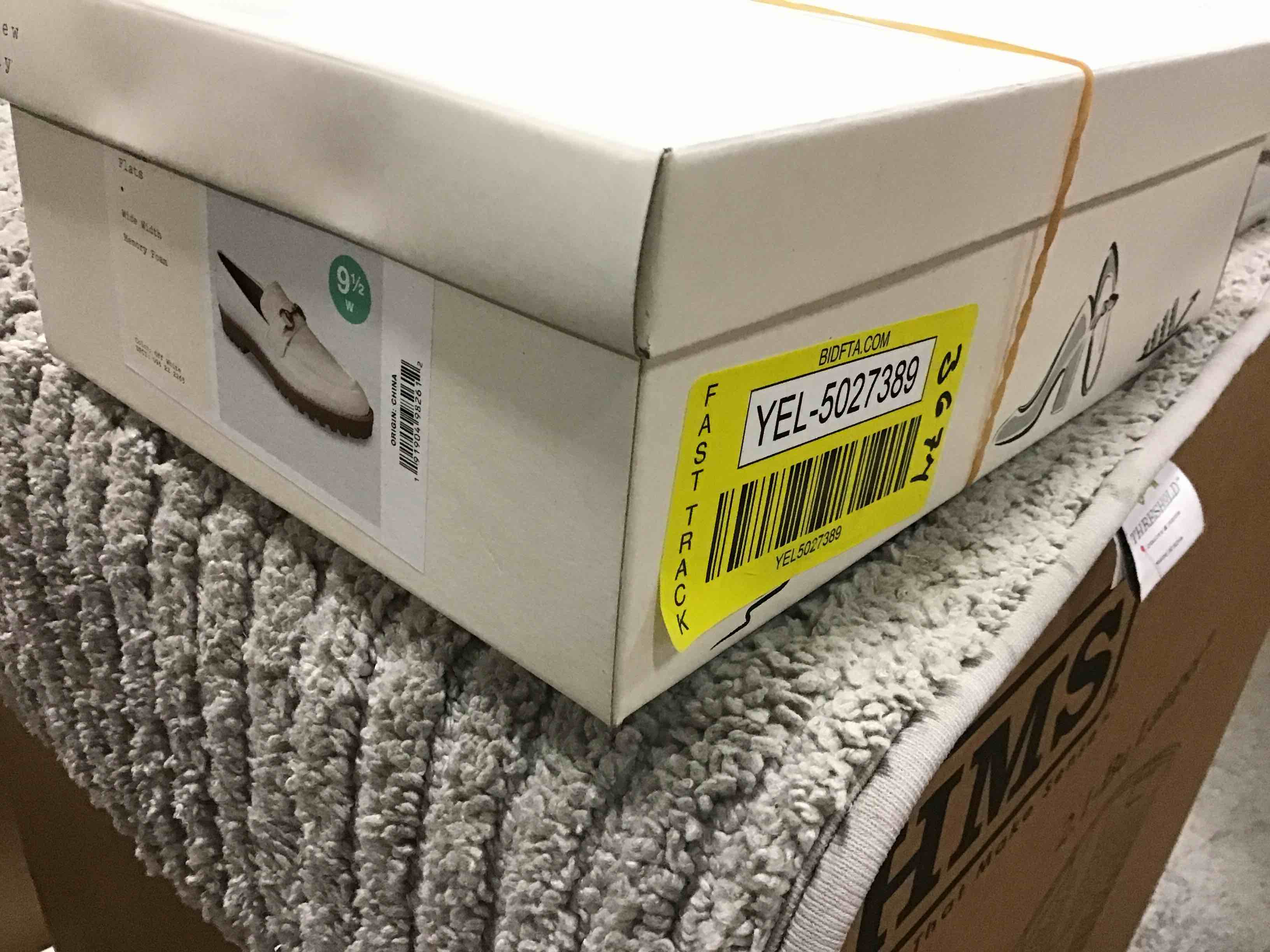 https://s3.amazonaws.com/lotting-images-prod/bidfta/YEL5027389_1689344888681.jpeg