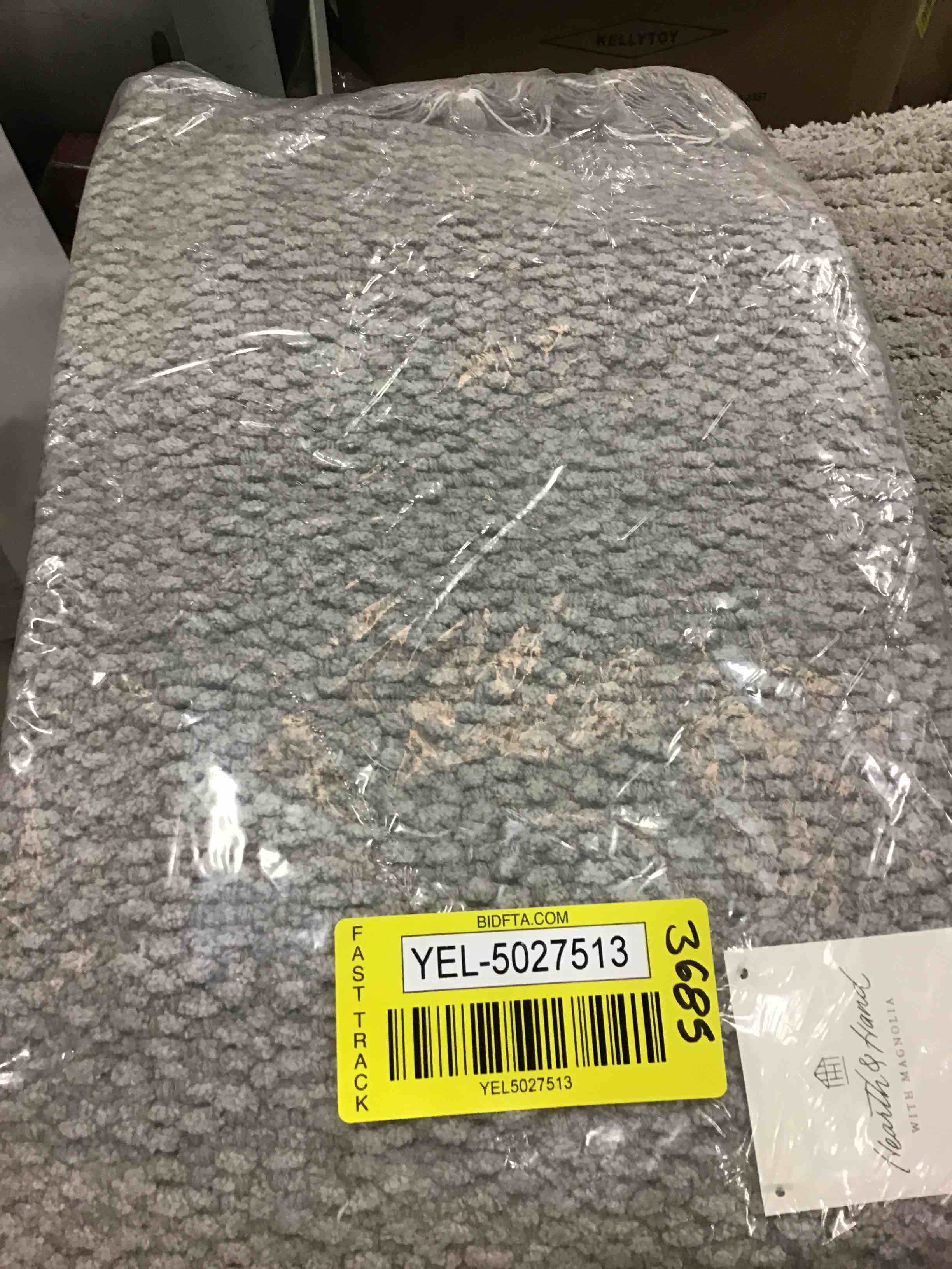 https://s3.amazonaws.com/lotting-images-prod/bidfta/YEL5027513_1689608333055.jpeg