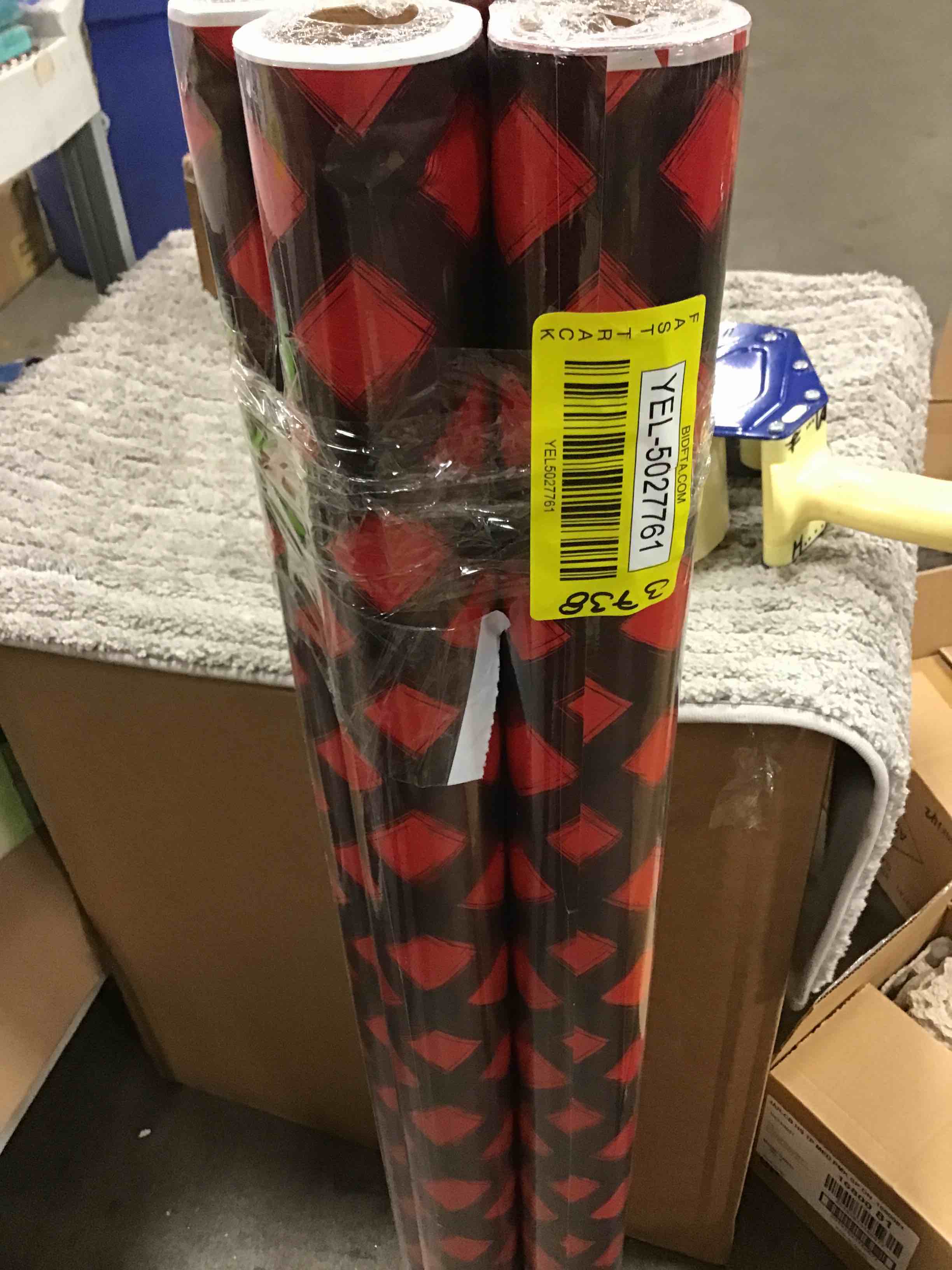 https://s3.amazonaws.com/lotting-images-prod/bidfta/YEL5027761_1689858860857.jpeg